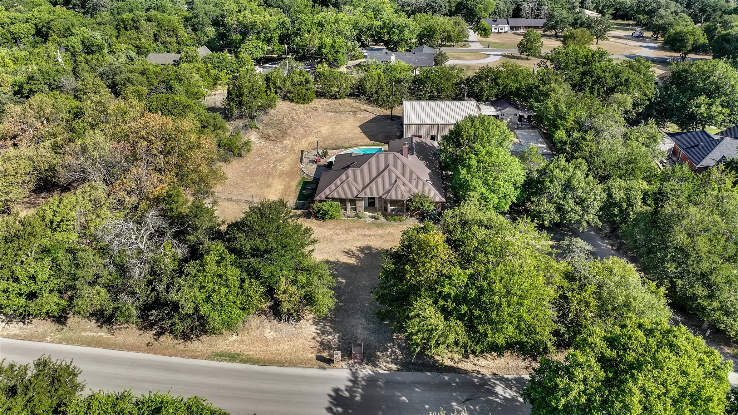 Single Family Residence For Sale in Parker County , 3603 Bluebonnet Circle, Weatherford, Texas 76087, 3 Bedroom, 2 Bathroom, 2 Garage spaces, 1,982 Sqft, built in 1985, mls#21350658, Real Estate Agent in Weatherford, Homes For Sale in Parker county, Homes For Sale in Weatherford, Realtor in Weatherford Texas, Real Estate Brokerage Independent Realty Texas, Luminita Cordes Realtor