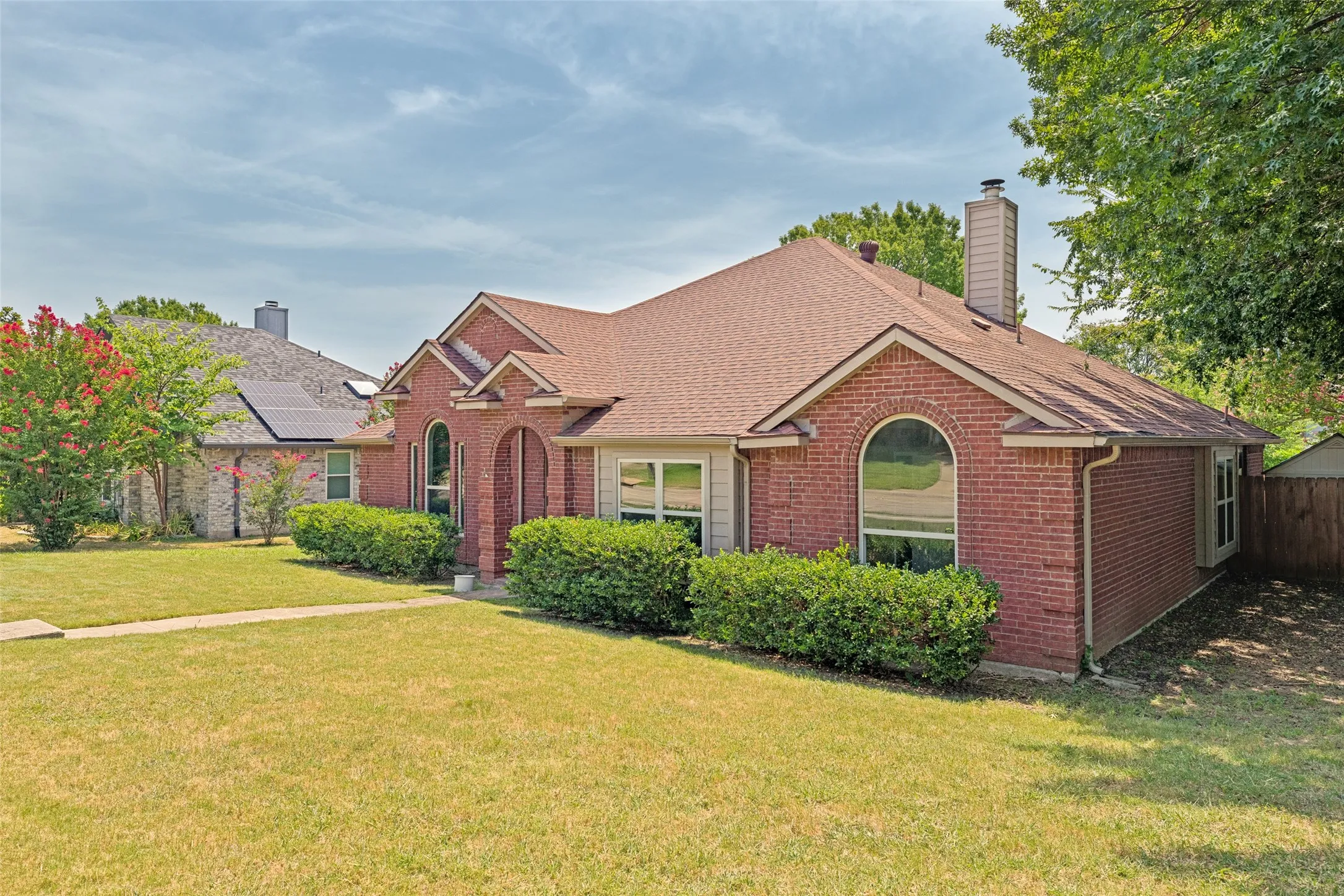 Single Family Residence For Sale in Collin County , 2407 Rockhill Road, Mc Kinney, Texas 75072, 3 Bedroom, 2 Bathroom, 2 Garage spaces, 1,609 Sqft, built in 1991, mls#21353885, Real Estate Agent in Mc Kinney, Homes For Sale in Collin county, Homes For Sale in Mc Kinney, Realtor in Mc Kinney Texas, Real Estate Brokerage Independent Realty Texas, Luminita Cordes Realtor
