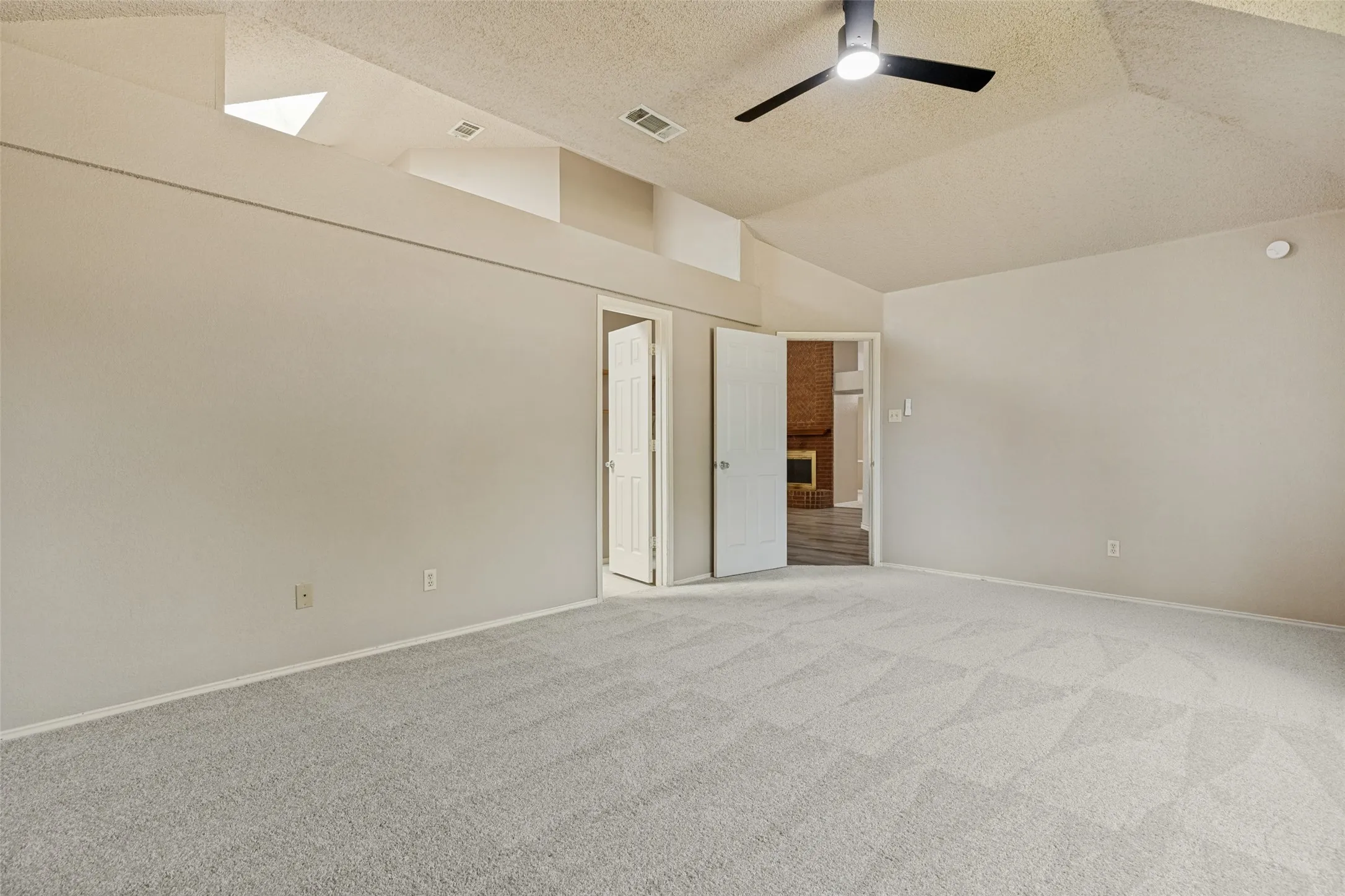Single Family Residence For Sale in Collin County , 2407 Rockhill Road, Mc Kinney, Texas 75072, 3 Bedroom, 2 Bathroom, 2 Garage spaces, 1,609 Sqft, built in 1991, mls#21353885, Real Estate Agent in Mc Kinney, Homes For Sale in Collin county, Homes For Sale in Mc Kinney, Realtor in Mc Kinney Texas, Real Estate Brokerage Independent Realty Texas, Luminita Cordes Realtor