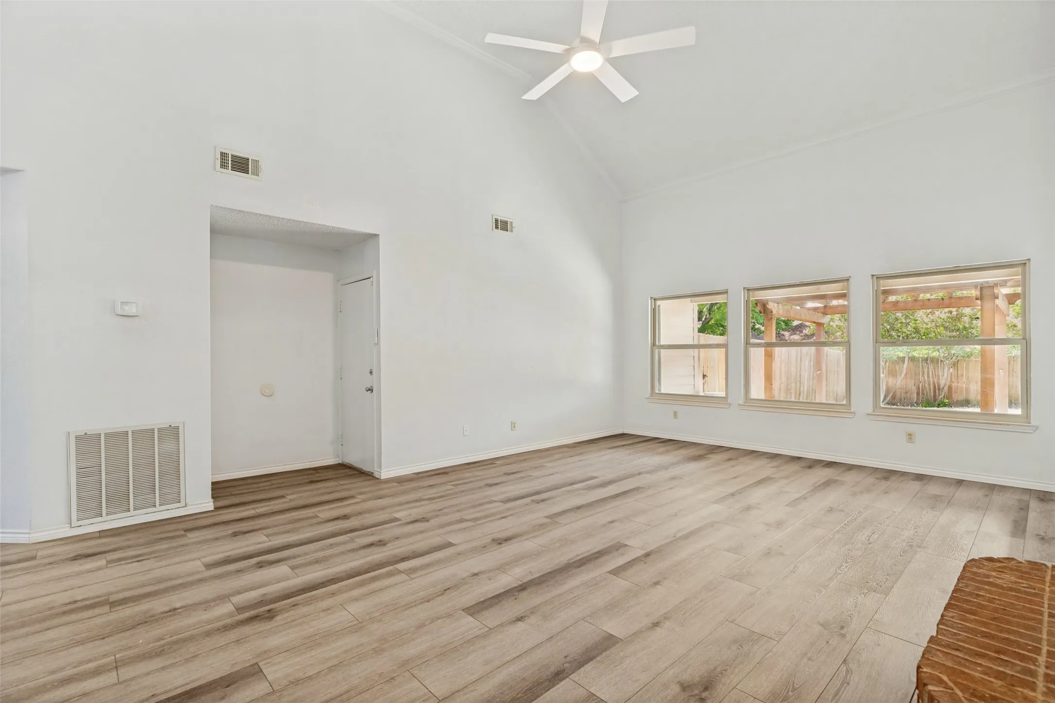 Single Family Residence For Sale in Collin County , 2407 Rockhill Road, Mc Kinney, Texas 75072, 3 Bedroom, 2 Bathroom, 2 Garage spaces, 1,609 Sqft, built in 1991, mls#21353885, Real Estate Agent in Mc Kinney, Homes For Sale in Collin county, Homes For Sale in Mc Kinney, Realtor in Mc Kinney Texas, Real Estate Brokerage Independent Realty Texas, Luminita Cordes Realtor
