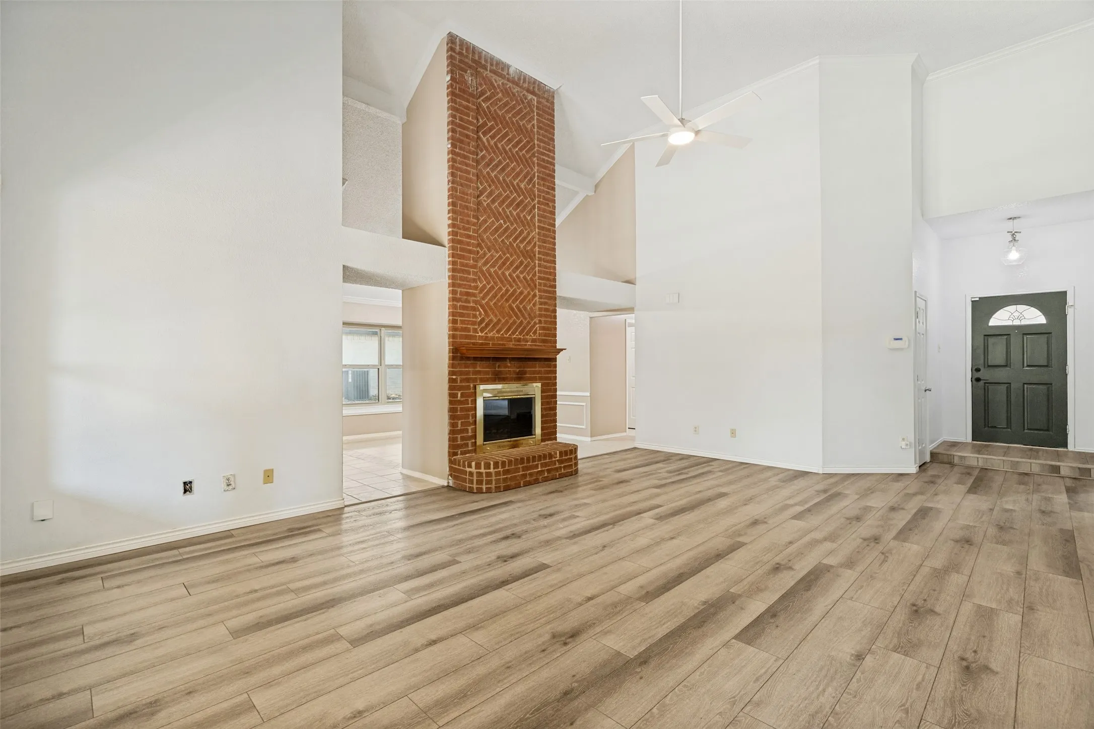 Single Family Residence For Sale in Collin County , 2407 Rockhill Road, Mc Kinney, Texas 75072, 3 Bedroom, 2 Bathroom, 2 Garage spaces, 1,609 Sqft, built in 1991, mls#21353885, Real Estate Agent in Mc Kinney, Homes For Sale in Collin county, Homes For Sale in Mc Kinney, Realtor in Mc Kinney Texas, Real Estate Brokerage Independent Realty Texas, Luminita Cordes Realtor