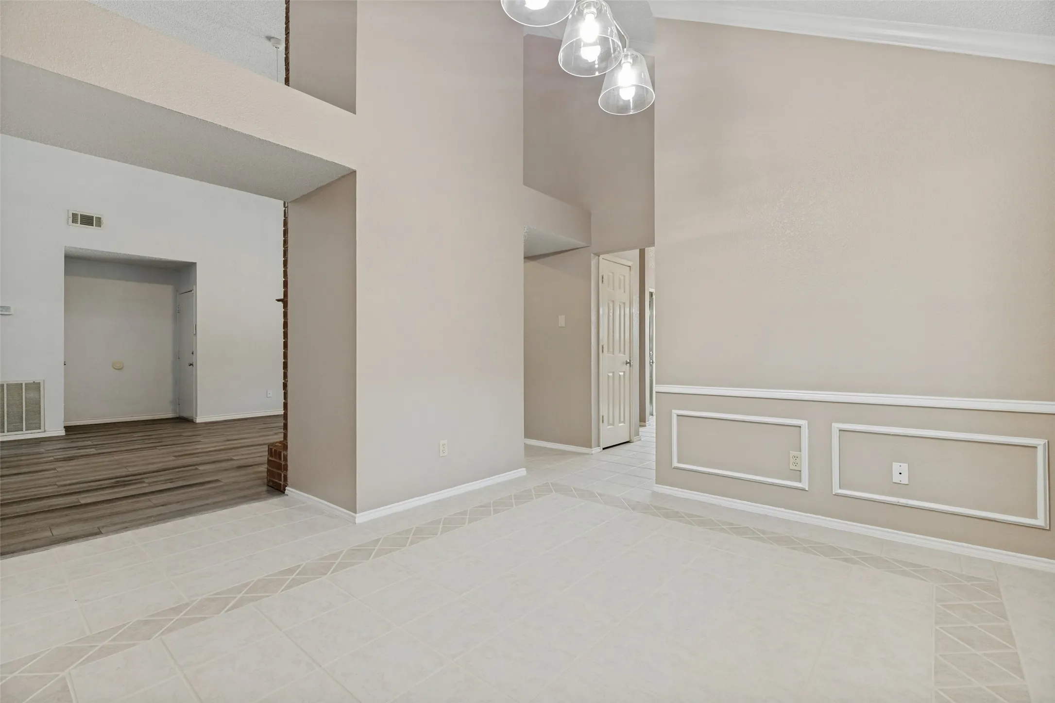 Single Family Residence For Sale in Collin County , 2407 Rockhill Road, Mc Kinney, Texas 75072, 3 Bedroom, 2 Bathroom, 2 Garage spaces, 1,609 Sqft, built in 1991, mls#21353885, Real Estate Agent in Mc Kinney, Homes For Sale in Collin county, Homes For Sale in Mc Kinney, Realtor in Mc Kinney Texas, Real Estate Brokerage Independent Realty Texas, Luminita Cordes Realtor