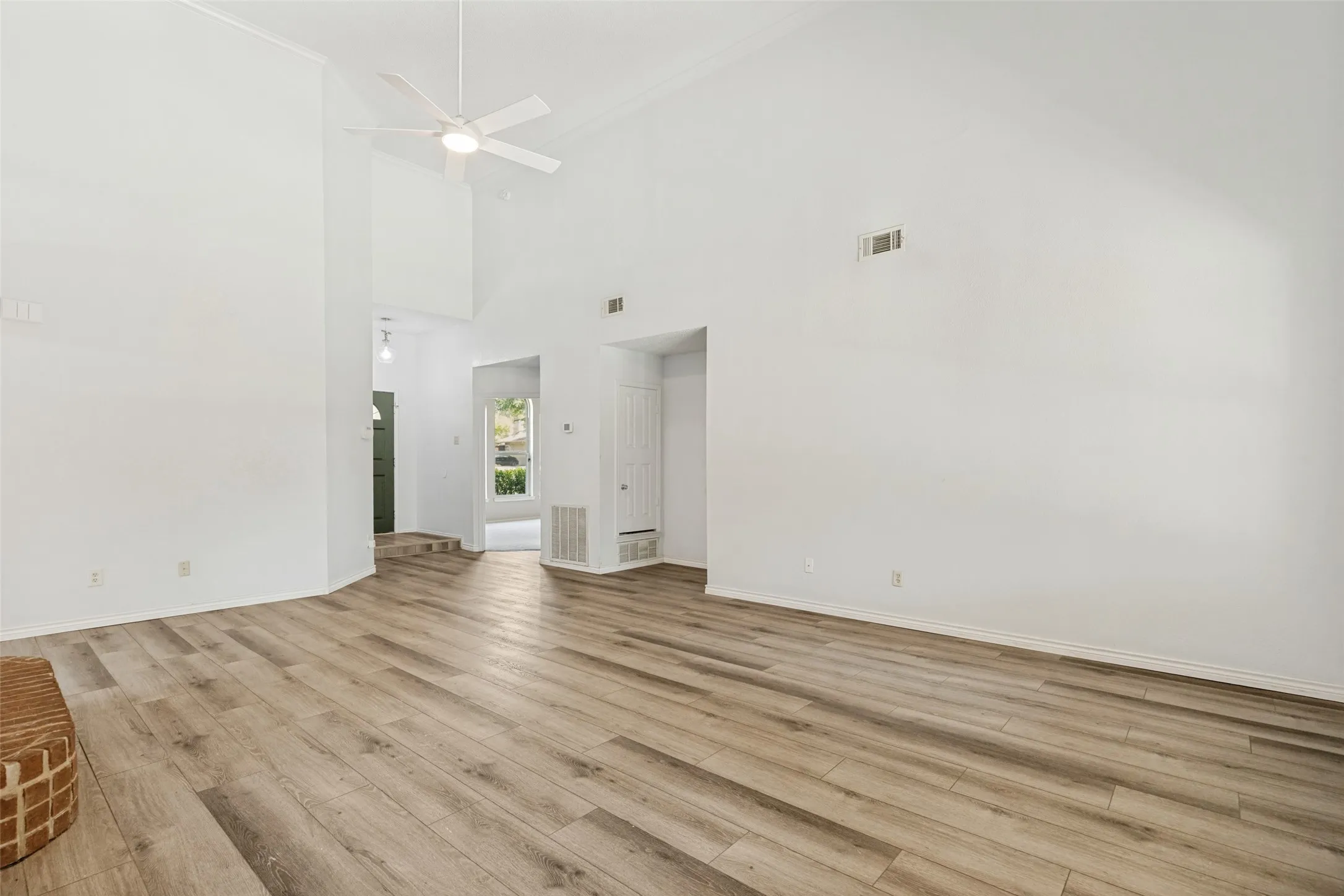 Single Family Residence For Sale in Collin County , 2407 Rockhill Road, Mc Kinney, Texas 75072, 3 Bedroom, 2 Bathroom, 2 Garage spaces, 1,609 Sqft, built in 1991, mls#21353885, Real Estate Agent in Mc Kinney, Homes For Sale in Collin county, Homes For Sale in Mc Kinney, Realtor in Mc Kinney Texas, Real Estate Brokerage Independent Realty Texas, Luminita Cordes Realtor