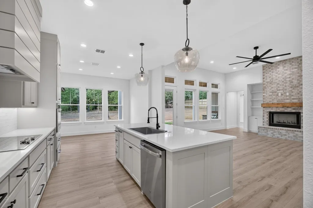 Single Family Residence For Sale in Johnson County , 2805 Private 73107, Burleson, Texas 76028, 4 Bedroom, 5 Bathroom, 2 Garage spaces, 3,175 Sqft, built in 2026, mls#21354149, Real Estate Agent in Burleson, Homes For Sale in Johnson county, Homes For Sale in Burleson, Realtor in Burleson Texas, Real Estate Brokerage Independent Realty Texas, Luminita Cordes Realtor