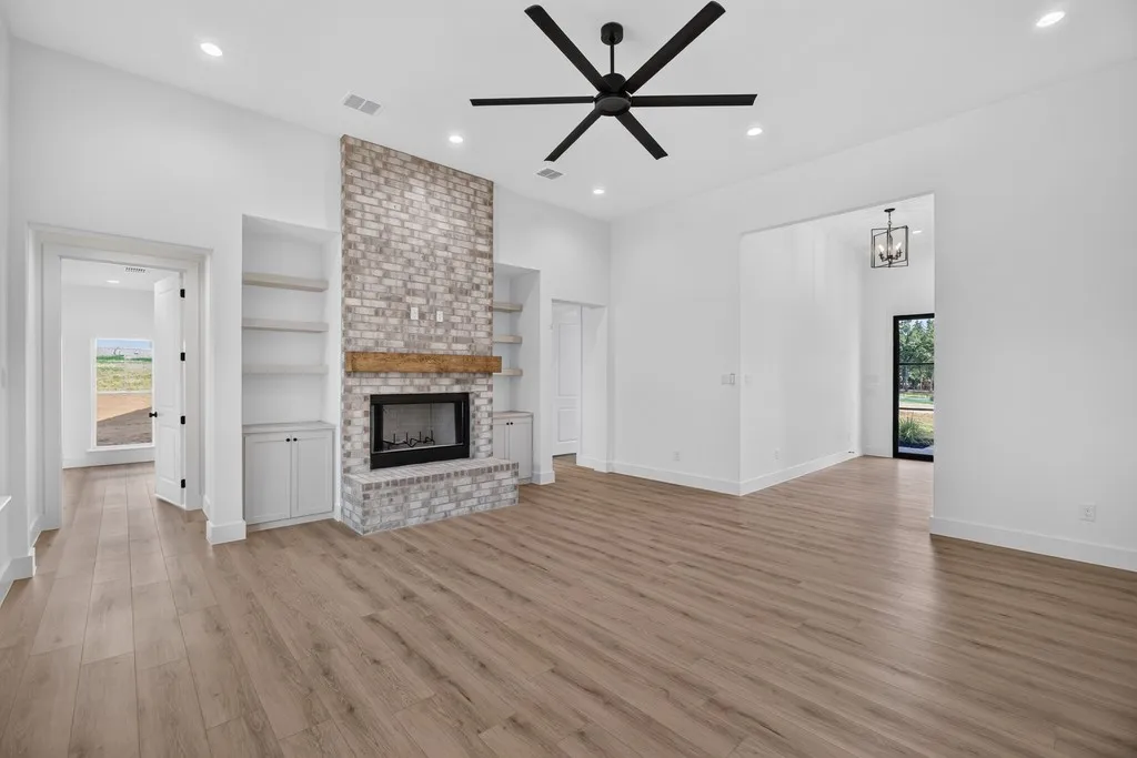 Single Family Residence For Sale in Johnson County , 2805 Private 73107, Burleson, Texas 76028, 4 Bedroom, 5 Bathroom, 2 Garage spaces, 3,175 Sqft, built in 2026, mls#21354149, Real Estate Agent in Burleson, Homes For Sale in Johnson county, Homes For Sale in Burleson, Realtor in Burleson Texas, Real Estate Brokerage Independent Realty Texas, Luminita Cordes Realtor