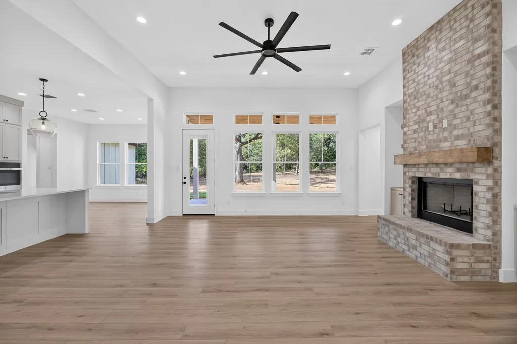Single Family Residence For Sale in Johnson County , 2805 Private 73107, Burleson, Texas 76028, 4 Bedroom, 5 Bathroom, 2 Garage spaces, 3,175 Sqft, built in 2026, mls#21354149, Real Estate Agent in Burleson, Homes For Sale in Johnson county, Homes For Sale in Burleson, Realtor in Burleson Texas, Real Estate Brokerage Independent Realty Texas, Luminita Cordes Realtor
