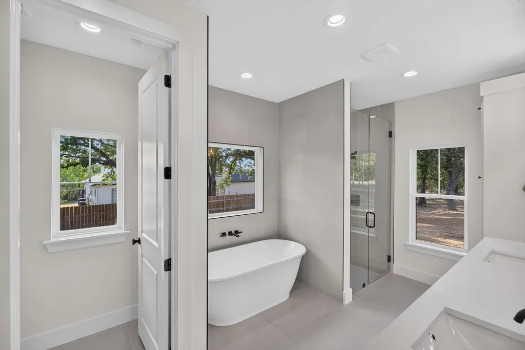Master Bath room