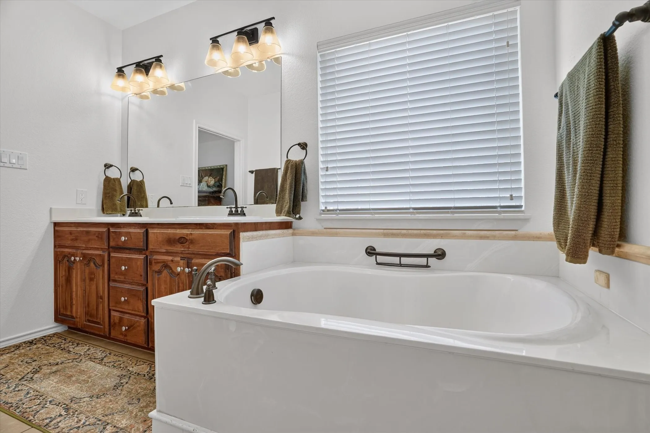 Single Family Residence For Sale in Parker County , 2201 Kaitlyn Drive, Weatherford, Texas 76087, 3 Bedroom, 2 Bathroom, 2 Garage spaces, 1,862 Sqft, built in 2009, mls#21353948, Real Estate Agent in Weatherford, Homes For Sale in Parker county, Homes For Sale in Weatherford, Realtor in Weatherford Texas, Real Estate Brokerage Independent Realty Texas, Luminita Cordes Realtor