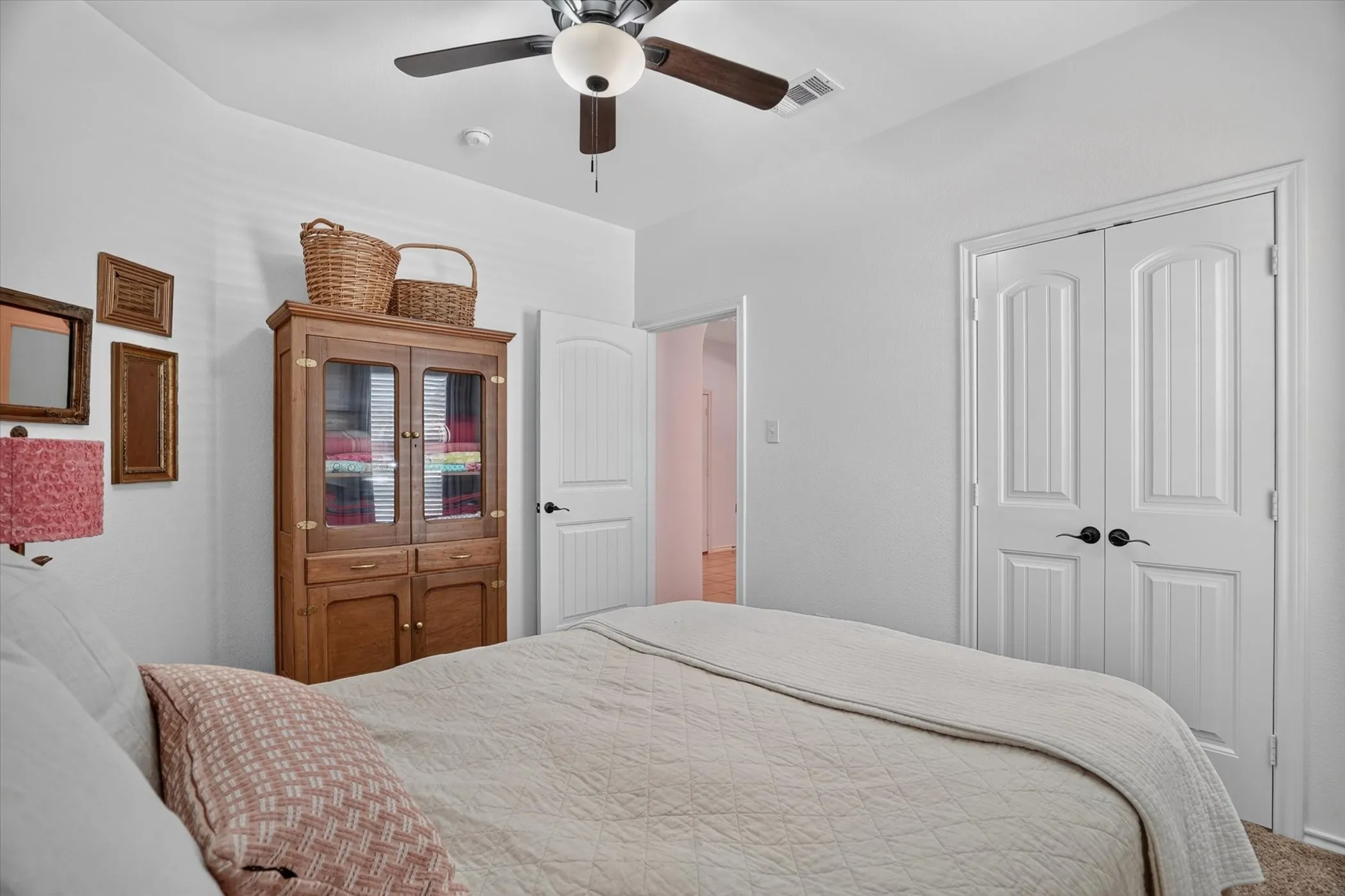 Single Family Residence For Sale in Parker County , 2201 Kaitlyn Drive, Weatherford, Texas 76087, 3 Bedroom, 2 Bathroom, 2 Garage spaces, 1,862 Sqft, built in 2009, mls#21353948, Real Estate Agent in Weatherford, Homes For Sale in Parker county, Homes For Sale in Weatherford, Realtor in Weatherford Texas, Real Estate Brokerage Independent Realty Texas, Luminita Cordes Realtor