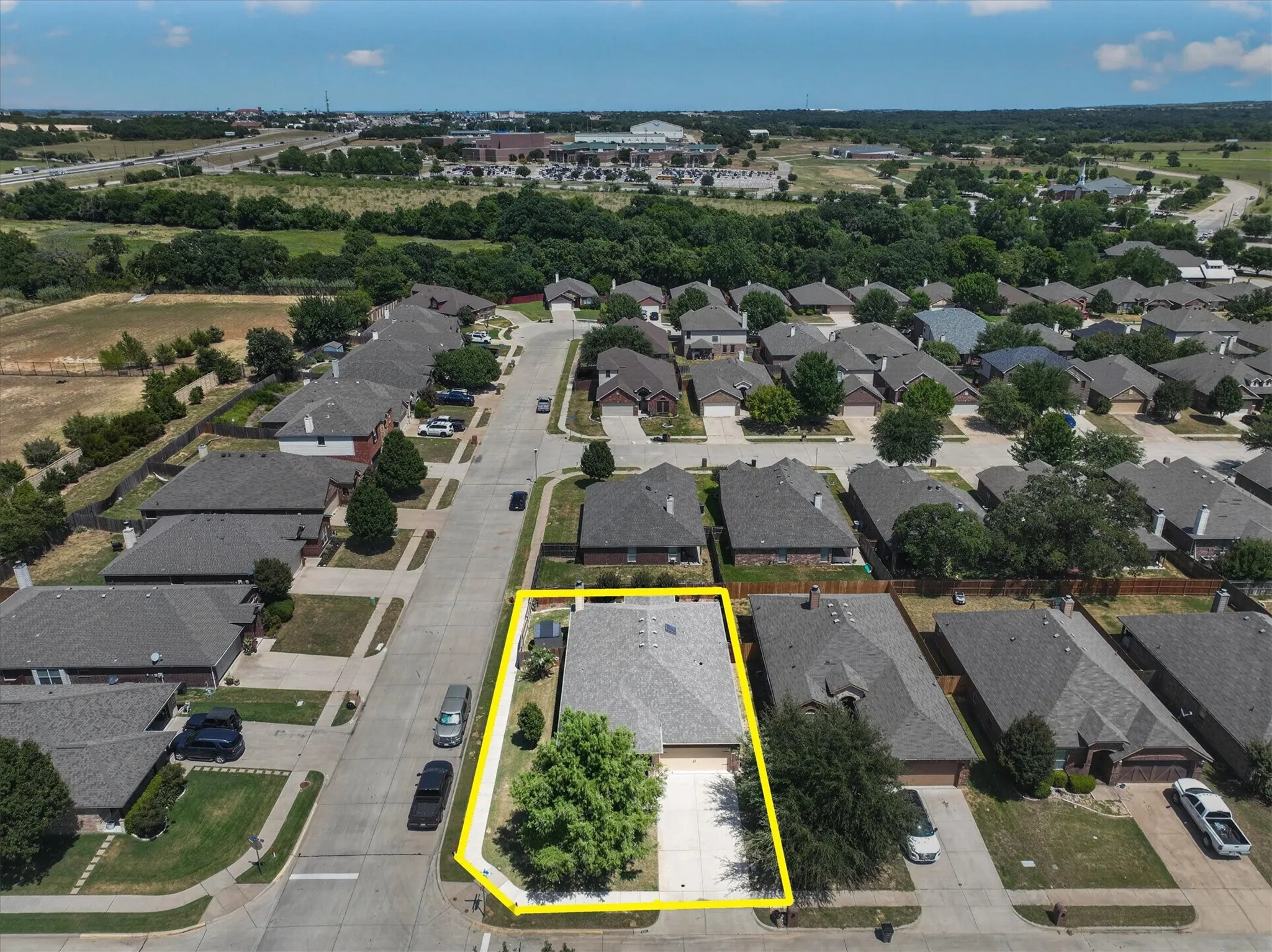 Single Family Residence For Sale in Parker County , 2201 Kaitlyn Drive, Weatherford, Texas 76087, 3 Bedroom, 2 Bathroom, 2 Garage spaces, 1,862 Sqft, built in 2009, mls#21353948, Real Estate Agent in Weatherford, Homes For Sale in Parker county, Homes For Sale in Weatherford, Realtor in Weatherford Texas, Real Estate Brokerage Independent Realty Texas, Luminita Cordes Realtor