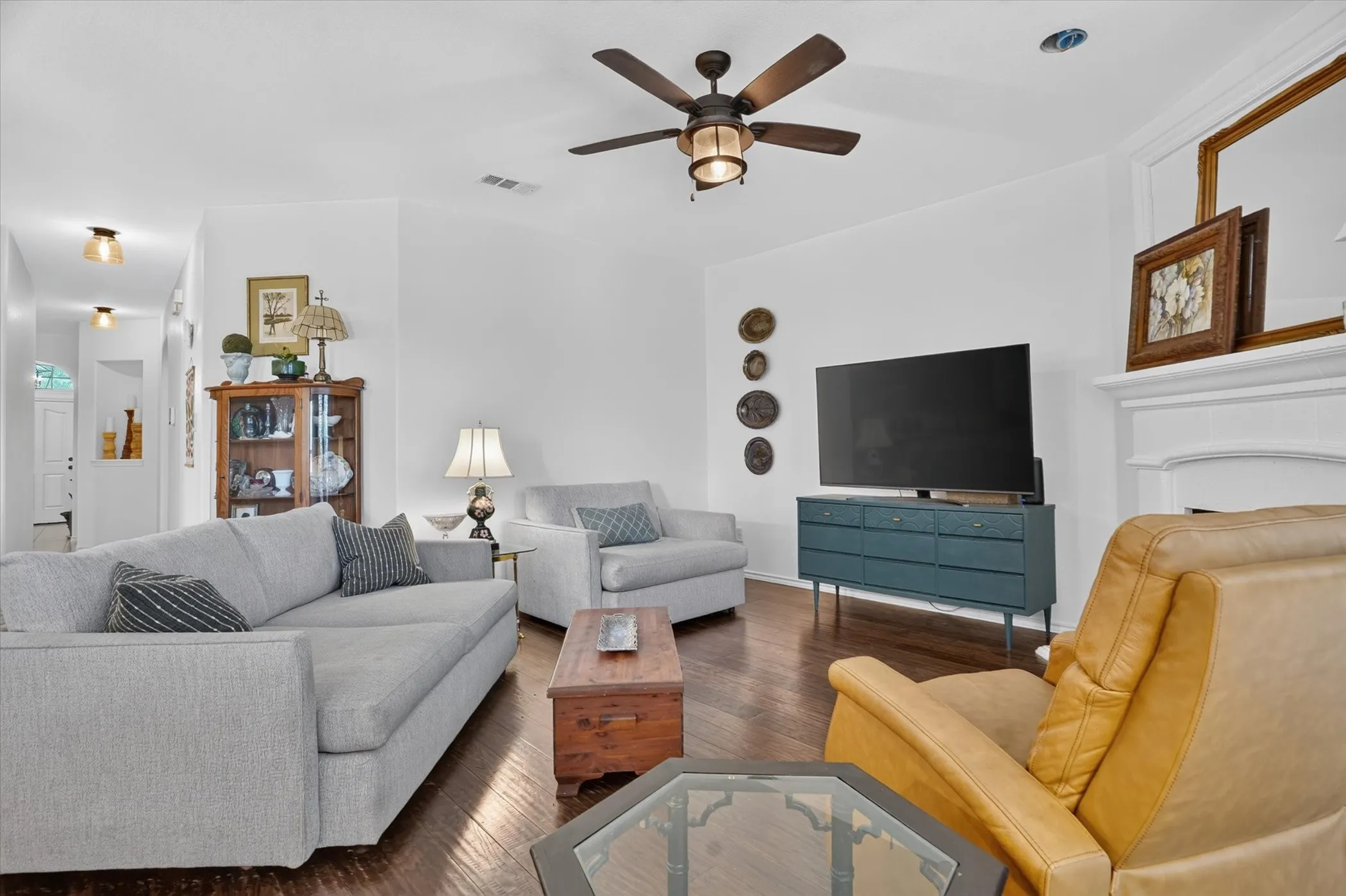 Single Family Residence For Sale in Parker County , 2201 Kaitlyn Drive, Weatherford, Texas 76087, 3 Bedroom, 2 Bathroom, 2 Garage spaces, 1,862 Sqft, built in 2009, mls#21353948, Real Estate Agent in Weatherford, Homes For Sale in Parker county, Homes For Sale in Weatherford, Realtor in Weatherford Texas, Real Estate Brokerage Independent Realty Texas, Luminita Cordes Realtor