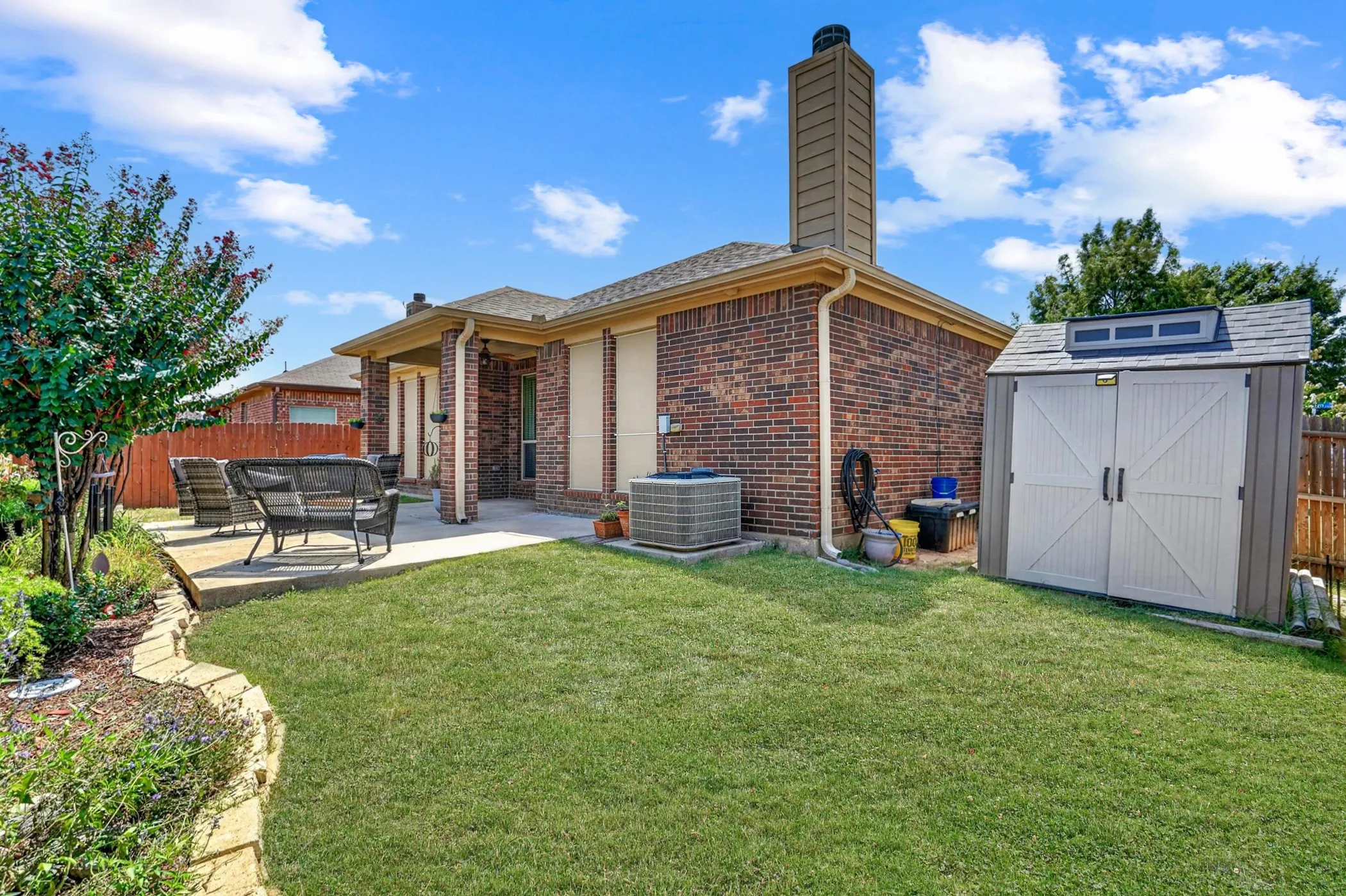 Single Family Residence For Sale in Parker County , 2201 Kaitlyn Drive, Weatherford, Texas 76087, 3 Bedroom, 2 Bathroom, 2 Garage spaces, 1,862 Sqft, built in 2009, mls#21353948, Real Estate Agent in Weatherford, Homes For Sale in Parker county, Homes For Sale in Weatherford, Realtor in Weatherford Texas, Real Estate Brokerage Independent Realty Texas, Luminita Cordes Realtor