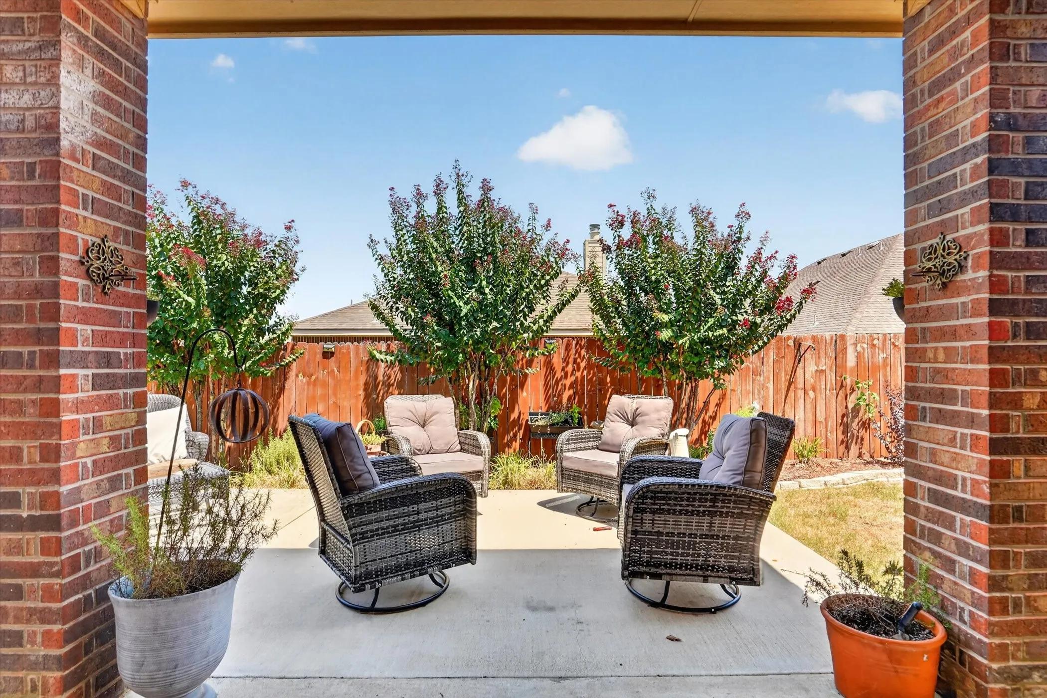 Single Family Residence For Sale in Parker County , 2201 Kaitlyn Drive, Weatherford, Texas 76087, 3 Bedroom, 2 Bathroom, 2 Garage spaces, 1,862 Sqft, built in 2009, mls#21353948, Real Estate Agent in Weatherford, Homes For Sale in Parker county, Homes For Sale in Weatherford, Realtor in Weatherford Texas, Real Estate Brokerage Independent Realty Texas, Luminita Cordes Realtor