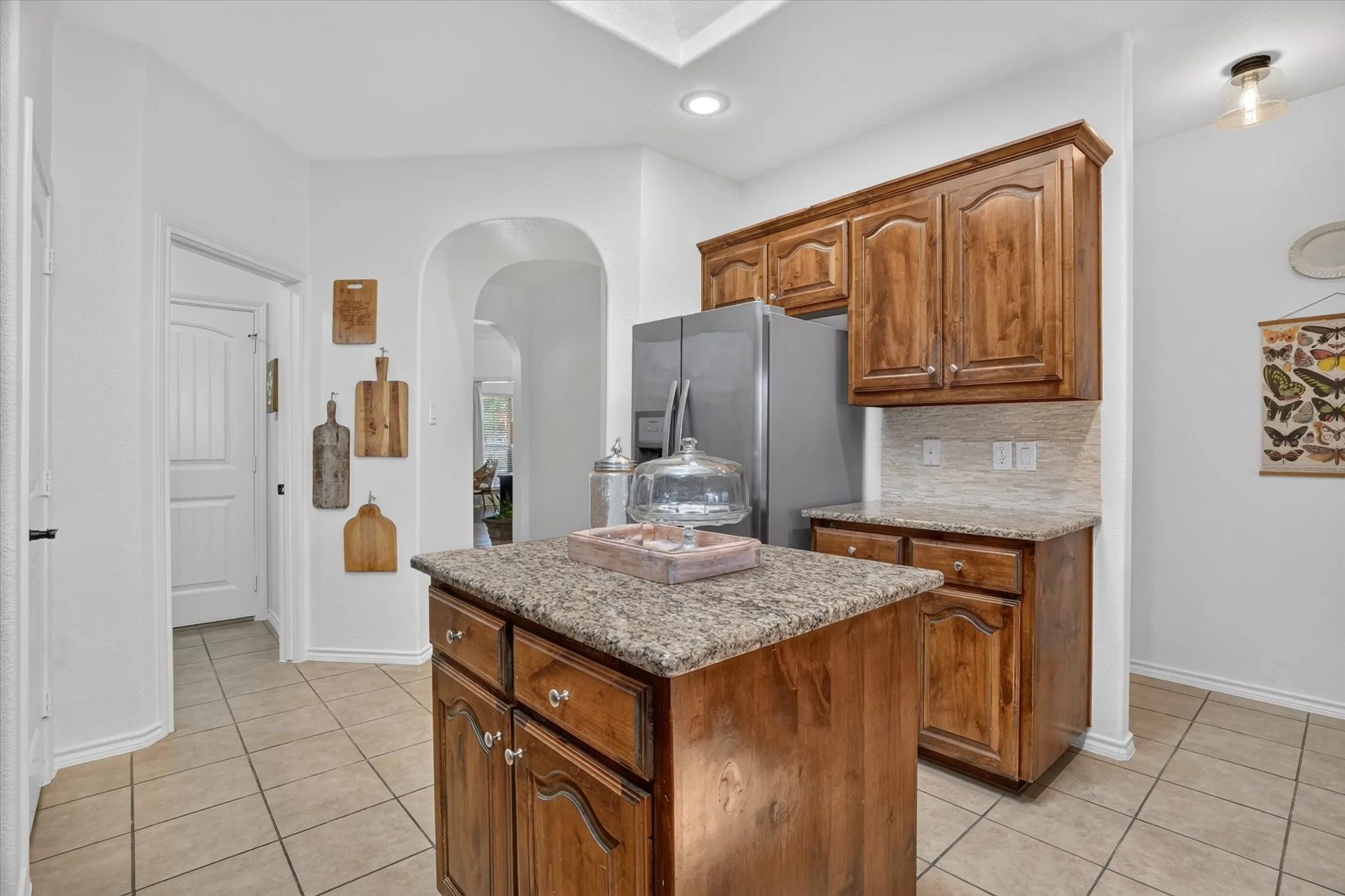 Single Family Residence For Sale in Parker County , 2201 Kaitlyn Drive, Weatherford, Texas 76087, 3 Bedroom, 2 Bathroom, 2 Garage spaces, 1,862 Sqft, built in 2009, mls#21353948, Real Estate Agent in Weatherford, Homes For Sale in Parker county, Homes For Sale in Weatherford, Realtor in Weatherford Texas, Real Estate Brokerage Independent Realty Texas, Luminita Cordes Realtor