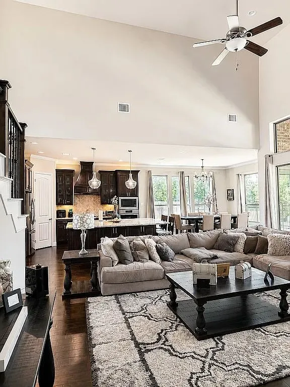 Single Family Residence For Sale in Tarrant County , 2828 Stadium View Drive, Fort Worth, Texas 76118, 4 Bedroom, 4 Bathroom, 3 Garage spaces, 3,385 Sqft, built in 2019, mls#21353827, Real Estate Agent in Fort Worth, Homes For Sale in Tarrant county, Homes For Sale in Fort Worth, Realtor in Fort Worth Texas, Real Estate Brokerage Independent Realty Texas, Luminita Cordes Realtor