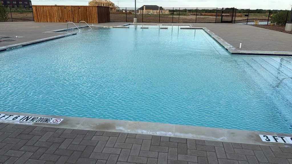 Community Amenity Center with Pool & Gym