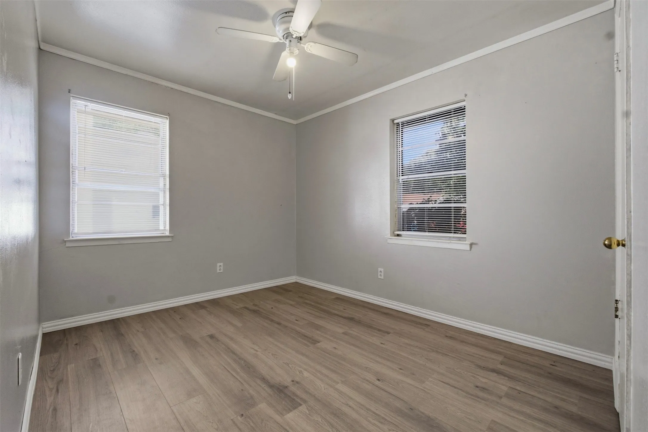Single Family Residence For Rent in Dallas County , 4577 Bonanza Lane, Dallas, Texas 75211, 3 Bedroom, 2 Bathroom, 1 Garage spaces, 1,018 Sqft, built in 1963, mls#21354157, Real Estate Agent in Dallas, Homes For Rent in Dallas county, Homes For Rent in Dallas, Realtor in Dallas Texas, Real Estate Brokerage Independent Realty Texas, Luminita Cordes Realtor