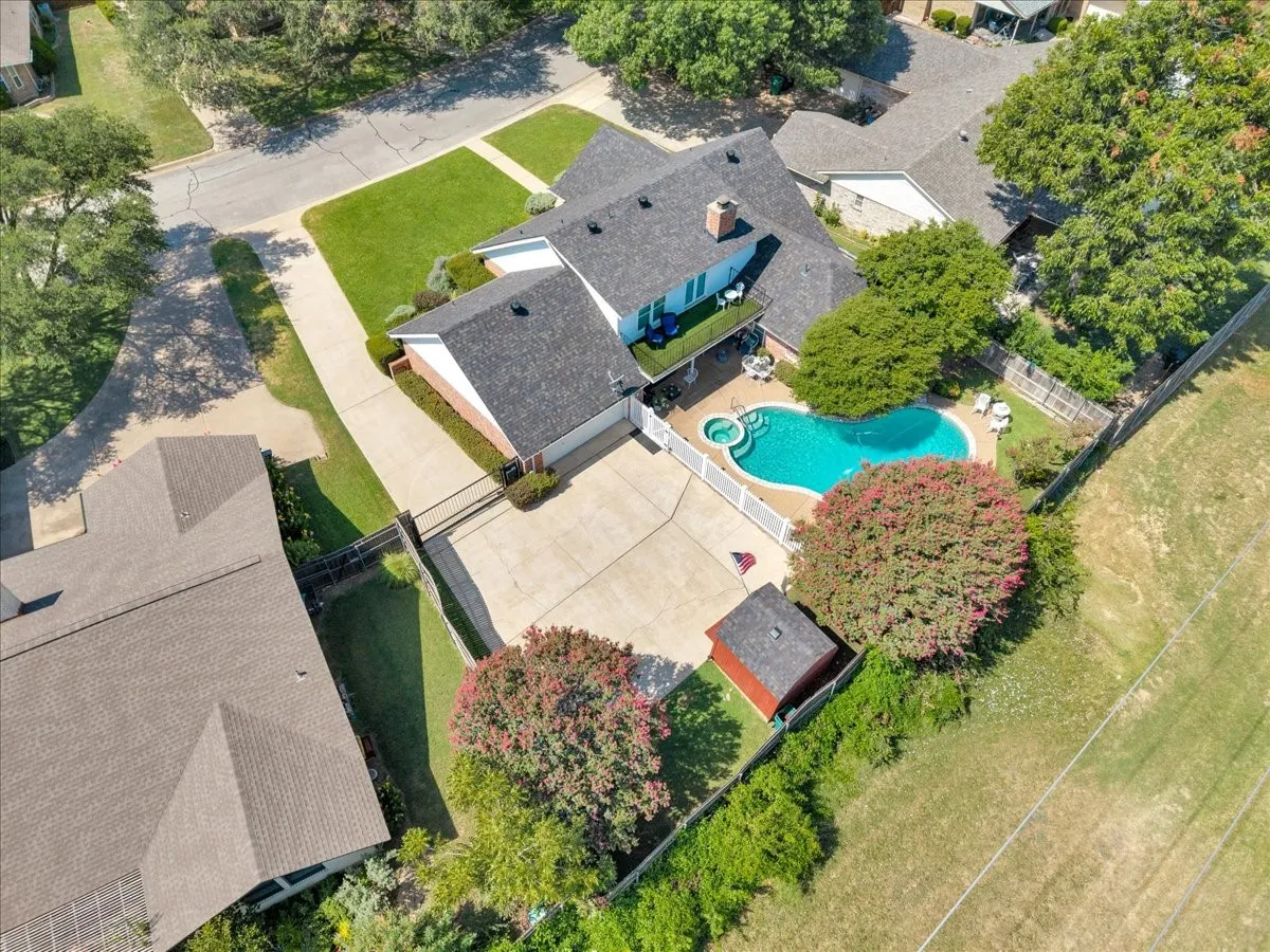 Single Family Residence For Sale in Tarrant County , 4412 Fiesta Circle E, Fort Worth, Texas 76133, 5 Bedroom, 3 Bathroom, 2 Garage spaces, 2,635 Sqft, built in 1973, mls#21353485, Real Estate Agent in Fort Worth, Homes For Sale in Tarrant county, Homes For Sale in Fort Worth, Realtor in Fort Worth Texas, Real Estate Brokerage Independent Realty Texas, Luminita Cordes Realtor