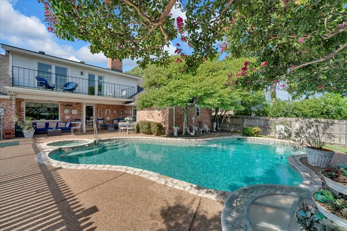 Pool & Spa
