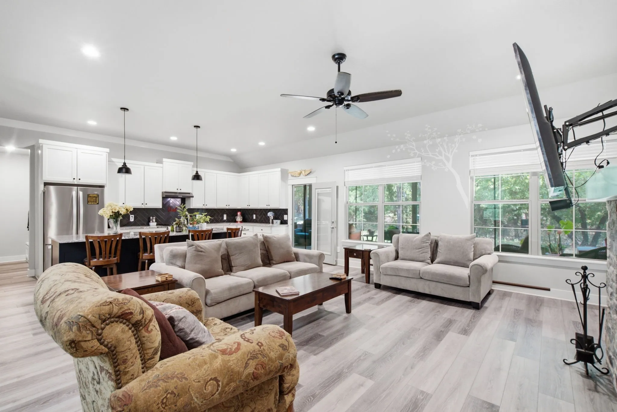 Open Floor Plan!