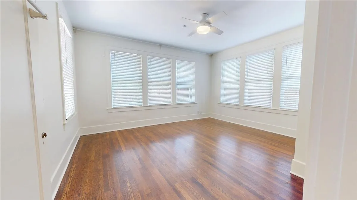 Primary bedroom VIRTUALLY STAGED