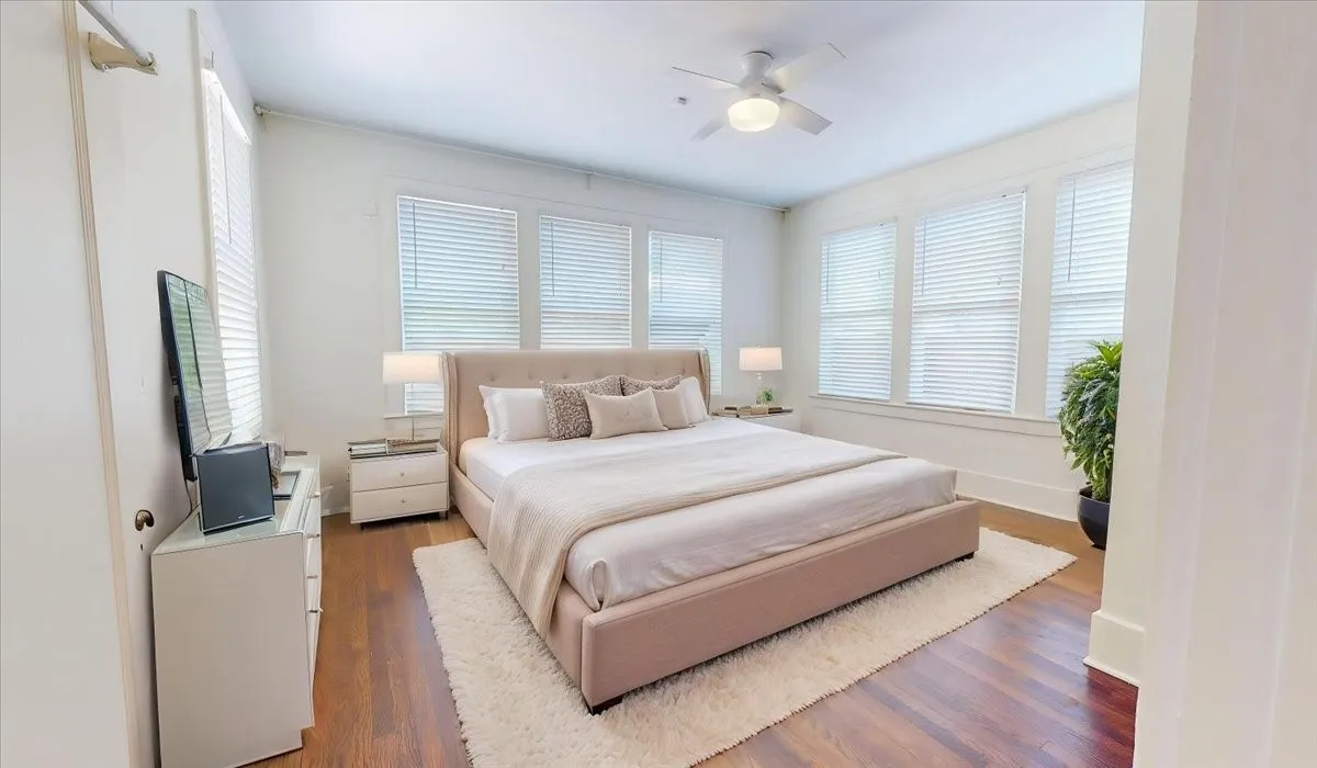 Primary bedroom VIRTUALLY STAGED
