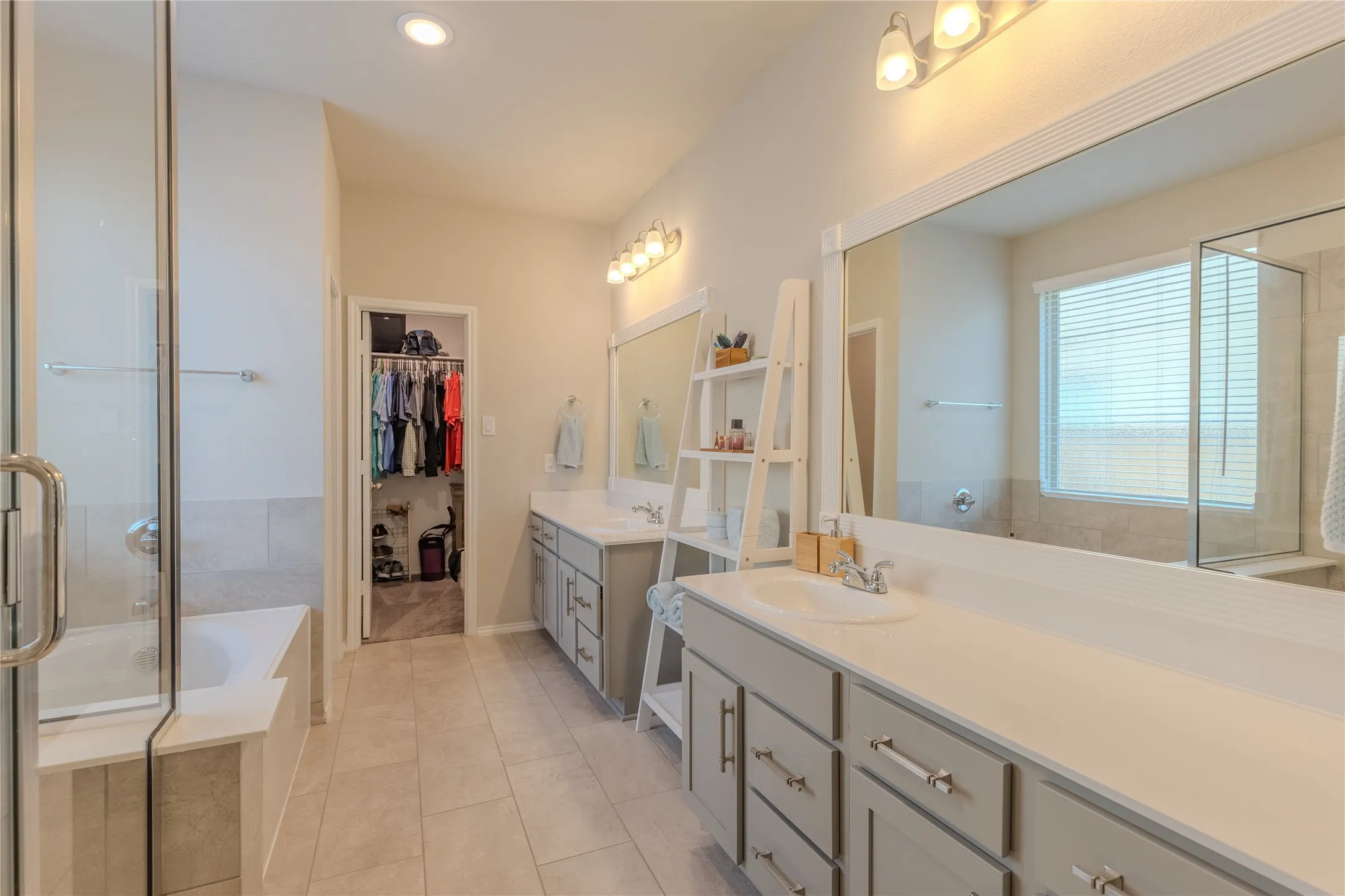 Single Family Residence For Sale in Tarrant County , 1813 Bellatrix Drive, Haslet, Texas 76052, 4 Bedroom, 4 Bathroom, 3 Garage spaces, 3,146 Sqft, built in 2022, mls#21351322, Real Estate Agent in Haslet, Homes For Sale in Tarrant county, Homes For Sale in Haslet, Realtor in Haslet Texas, Real Estate Brokerage Independent Realty Texas, Luminita Cordes Realtor
