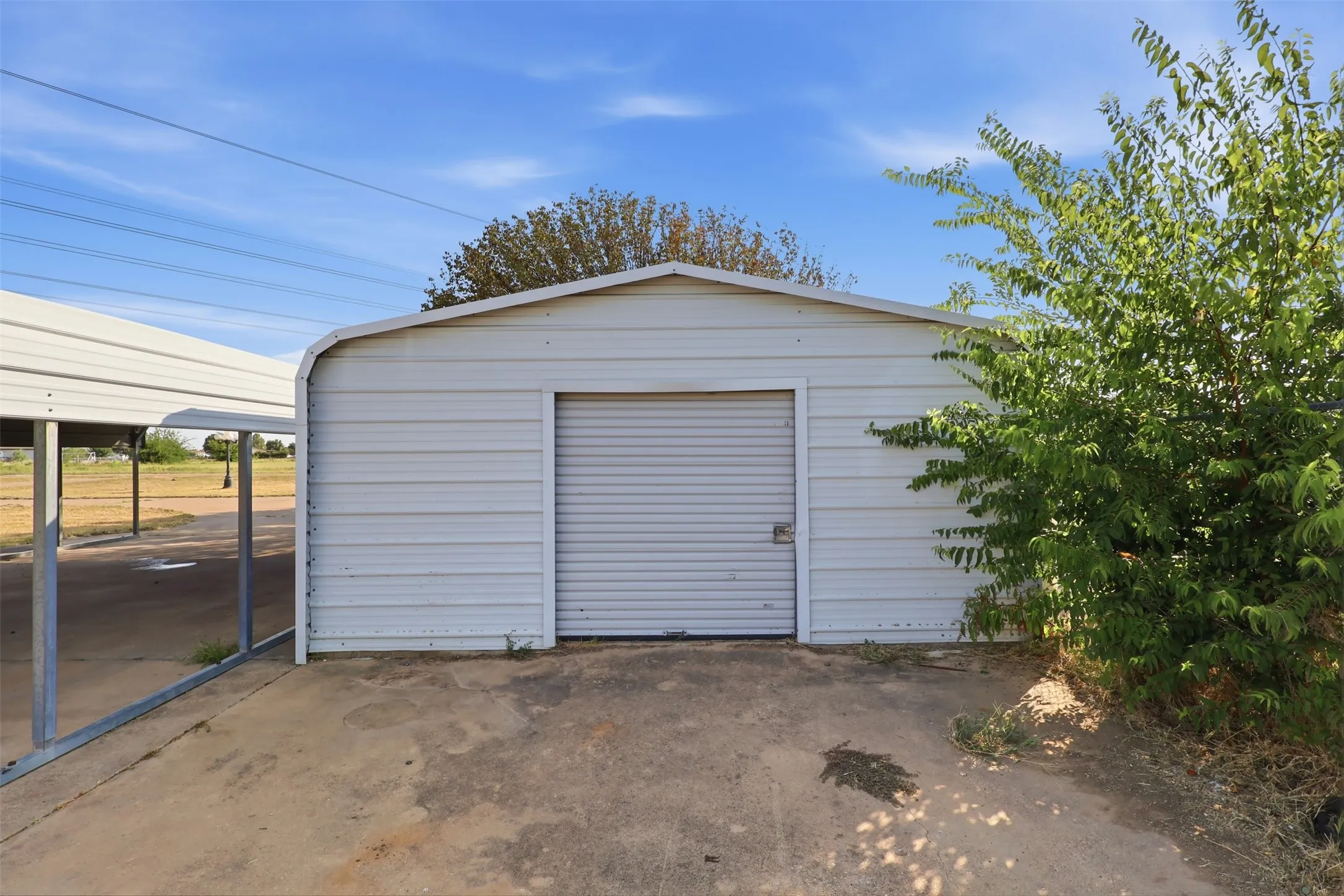 Manufactured Home For Sale in Kaufman County , 9606 Diamond Avenue, Kaufman, Texas 75142, 4 Bedroom, 3 Bathroom, 4 Garage spaces, 2,128 Sqft, built in 1999, mls#21351252, Real Estate Agent in Kaufman, Homes For Sale in Kaufman county, Homes For Sale in Kaufman, Realtor in Kaufman Texas, Real Estate Brokerage Independent Realty Texas, Luminita Cordes Realtor