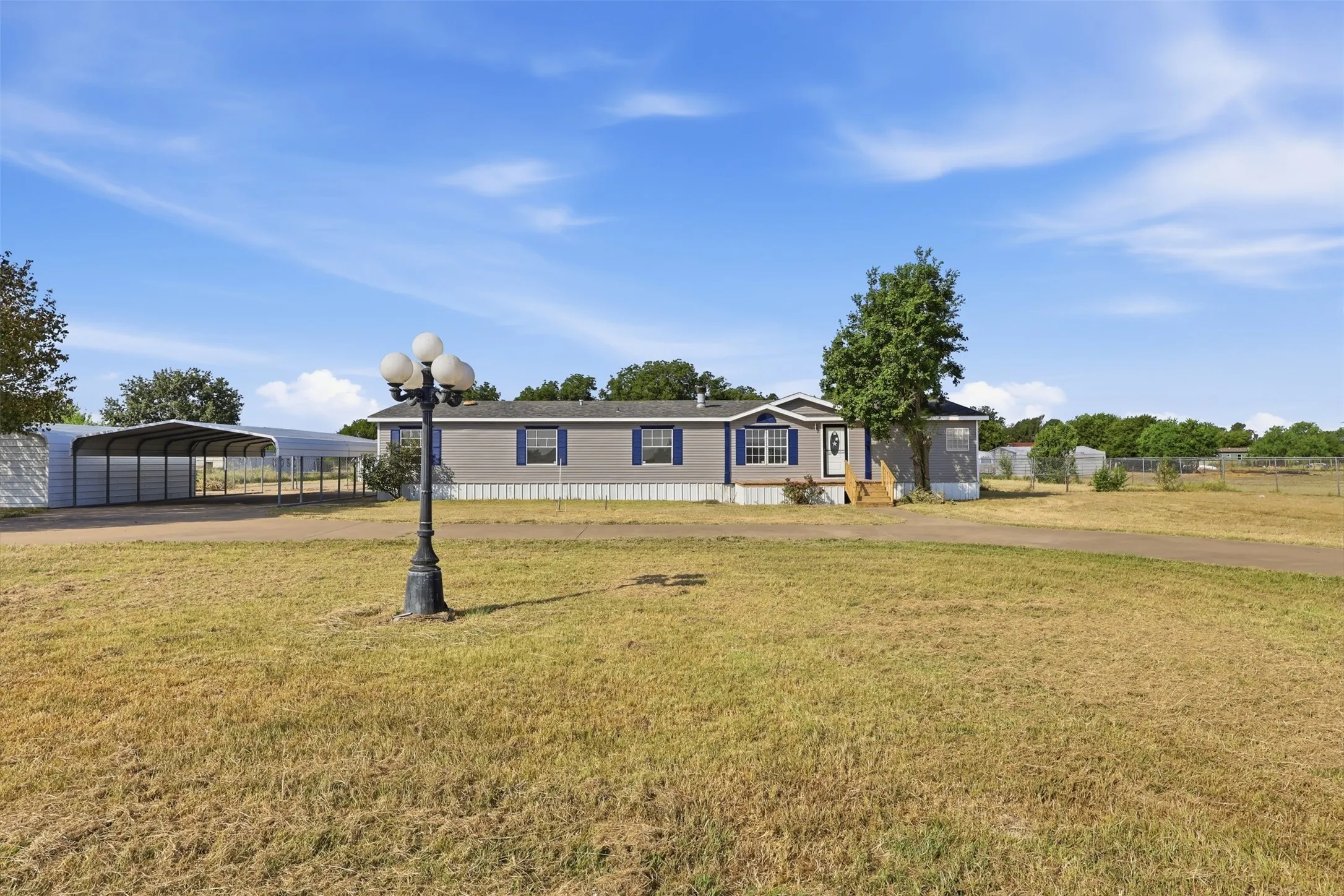 Manufactured Home For Sale in Kaufman County , 9606 Diamond Avenue, Kaufman, Texas 75142, 4 Bedroom, 3 Bathroom, 4 Garage spaces, 2,128 Sqft, built in 1999, mls#21351252, Real Estate Agent in Kaufman, Homes For Sale in Kaufman county, Homes For Sale in Kaufman, Realtor in Kaufman Texas, Real Estate Brokerage Independent Realty Texas, Luminita Cordes Realtor