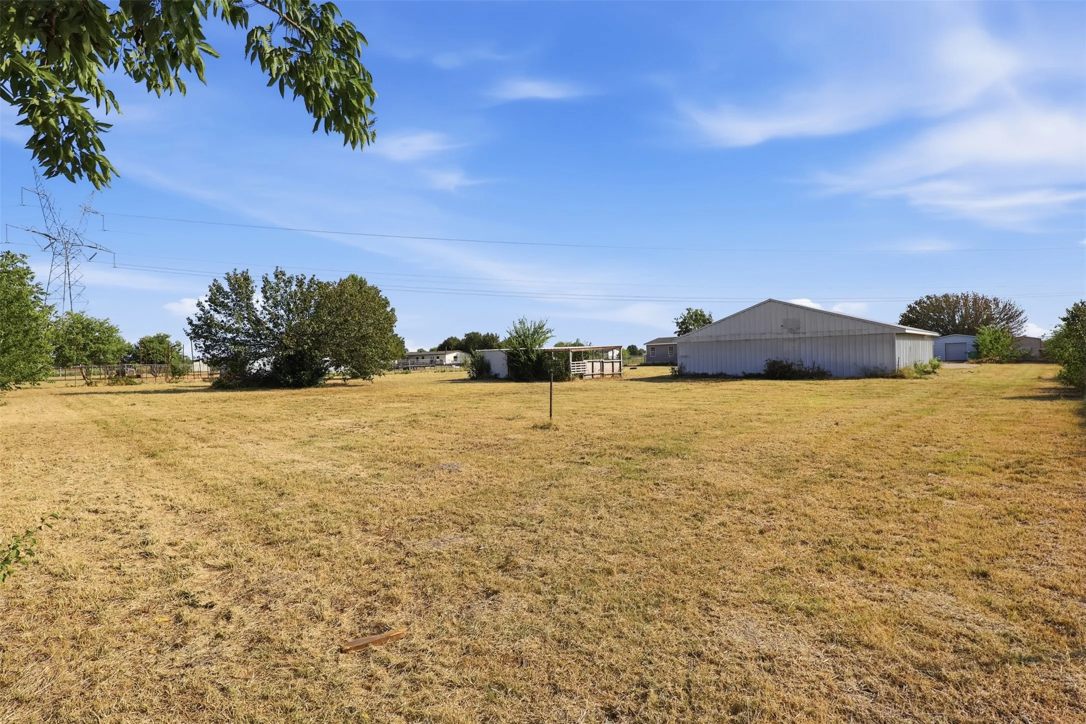 Manufactured Home For Sale in Kaufman County , 9606 Diamond Avenue, Kaufman, Texas 75142, 4 Bedroom, 3 Bathroom, 4 Garage spaces, 2,128 Sqft, built in 1999, mls#21351252, Real Estate Agent in Kaufman, Homes For Sale in Kaufman county, Homes For Sale in Kaufman, Realtor in Kaufman Texas, Real Estate Brokerage Independent Realty Texas, Luminita Cordes Realtor