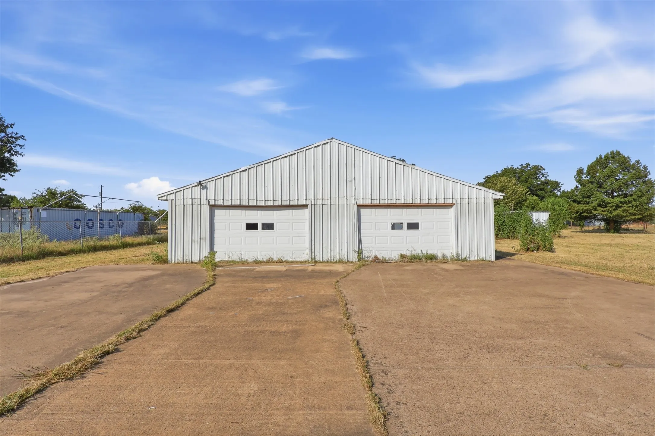 Manufactured Home For Sale in Kaufman County , 9606 Diamond Avenue, Kaufman, Texas 75142, 4 Bedroom, 3 Bathroom, 4 Garage spaces, 2,128 Sqft, built in 1999, mls#21351252, Real Estate Agent in Kaufman, Homes For Sale in Kaufman county, Homes For Sale in Kaufman, Realtor in Kaufman Texas, Real Estate Brokerage Independent Realty Texas, Luminita Cordes Realtor