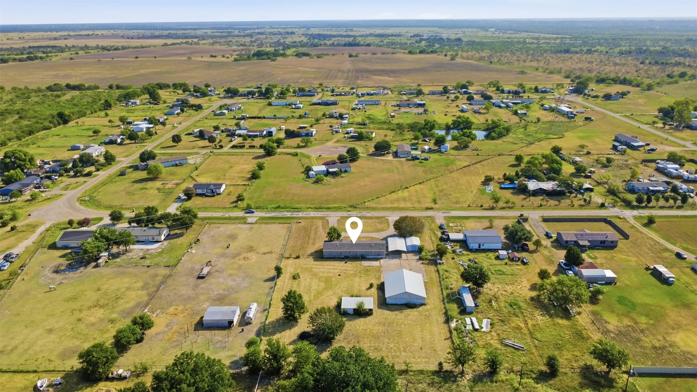 Manufactured Home For Sale in Kaufman County , 9606 Diamond Avenue, Kaufman, Texas 75142, 4 Bedroom, 3 Bathroom, 4 Garage spaces, 2,128 Sqft, built in 1999, mls#21351252, Real Estate Agent in Kaufman, Homes For Sale in Kaufman county, Homes For Sale in Kaufman, Realtor in Kaufman Texas, Real Estate Brokerage Independent Realty Texas, Luminita Cordes Realtor