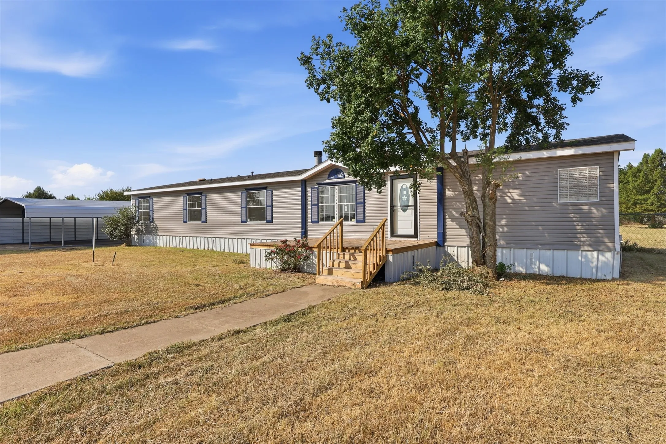 Manufactured Home For Sale in Kaufman County , 9606 Diamond Avenue, Kaufman, Texas 75142, 4 Bedroom, 3 Bathroom, 4 Garage spaces, 2,128 Sqft, built in 1999, mls#21351252, Real Estate Agent in Kaufman, Homes For Sale in Kaufman county, Homes For Sale in Kaufman, Realtor in Kaufman Texas, Real Estate Brokerage Independent Realty Texas, Luminita Cordes Realtor