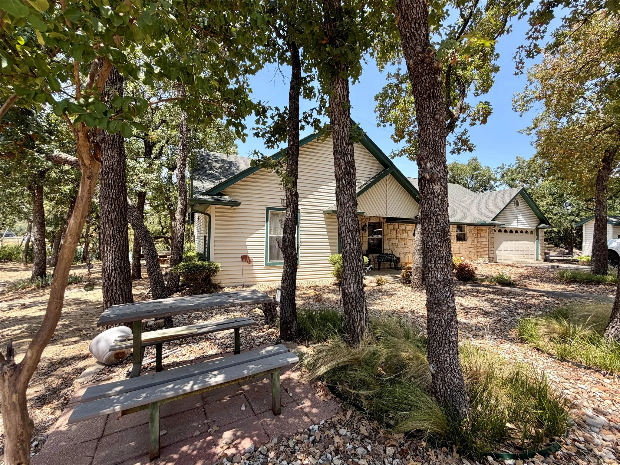 Single Family Residence For Sale in Wise County , 459 County Road 1742, Chico, Texas 76431, 3 Bedroom, 3 Bathroom, 2 Garage spaces, 2,039 Sqft, built in 2002, Price $924,999, mls#21353417, Real Estate Agent in Chico, Homes For Sale in Wise county, Homes For Sale in Chico, Realtor in Chico Texas, Real Estate Brokerage Independent Realty Texas, Luminita Cordes Realtor