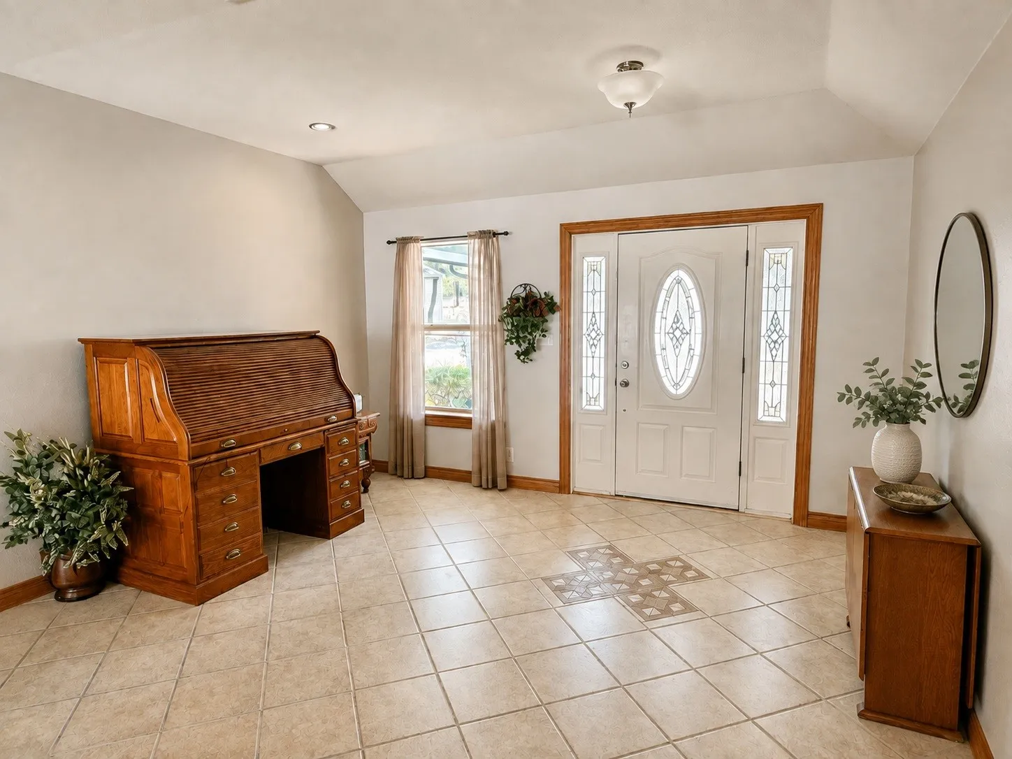 Tile flooring with a decorative inlay