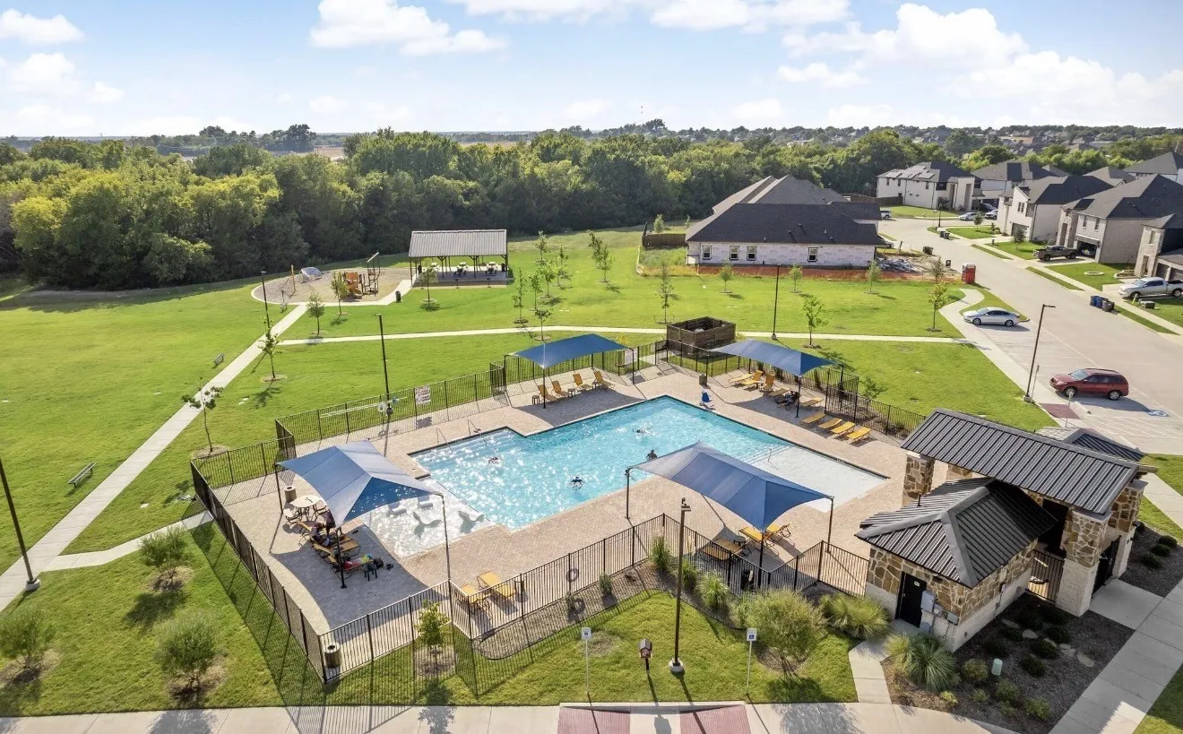 Single Family Residence For Sale in Collin County , 305 Chase Creek Drive, Lavon, Texas 75166, 4 Bedroom, 2 Bathroom, 2 Garage spaces, 1,807 Sqft, built in 2021, mls#21354188, Real Estate Agent in Lavon, Homes For Sale in Collin county, Homes For Sale in Lavon, Realtor in Lavon Texas, Real Estate Brokerage Independent Realty Texas, Luminita Cordes Realtor