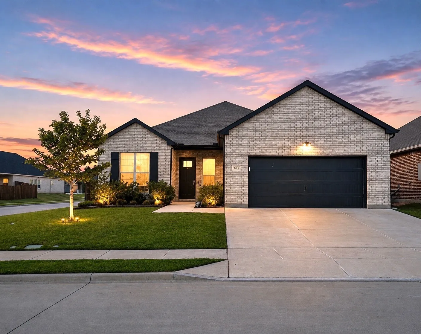 Single Family Residence For Sale in Collin County , 305 Chase Creek Drive, Lavon, Texas 75166, 4 Bedroom, 2 Bathroom, 2 Garage spaces, 1,807 Sqft, built in 2021, mls#21354188, Real Estate Agent in Lavon, Homes For Sale in Collin county, Homes For Sale in Lavon, Realtor in Lavon Texas, Real Estate Brokerage Independent Realty Texas, Luminita Cordes Realtor
