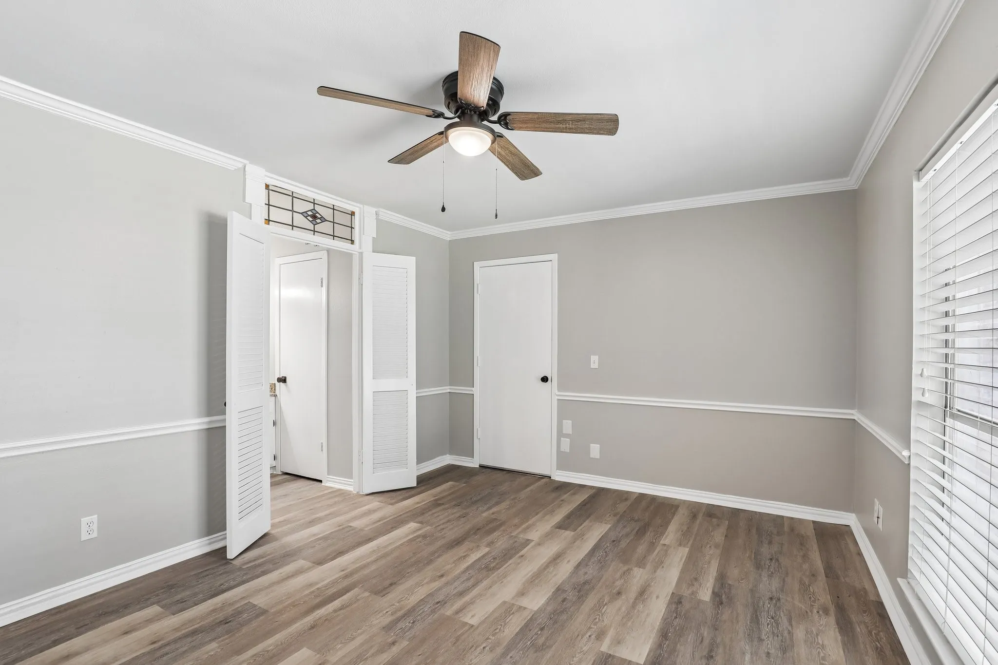 Townhouse For Sale in Dallas County , 2712 Meadowstone Court, Carrollton, Texas 75006, 2 Bedroom, 2 Bathroom, 2 Garage spaces, 1,453 Sqft, built in 1974, Price $299,900, mls#21354178, Real Estate Agent in Carrollton, Homes For Sale in Dallas county, Homes For Sale in Carrollton, Realtor in Carrollton Texas, Real Estate Brokerage Independent Realty Texas, Luminita Cordes Realtor