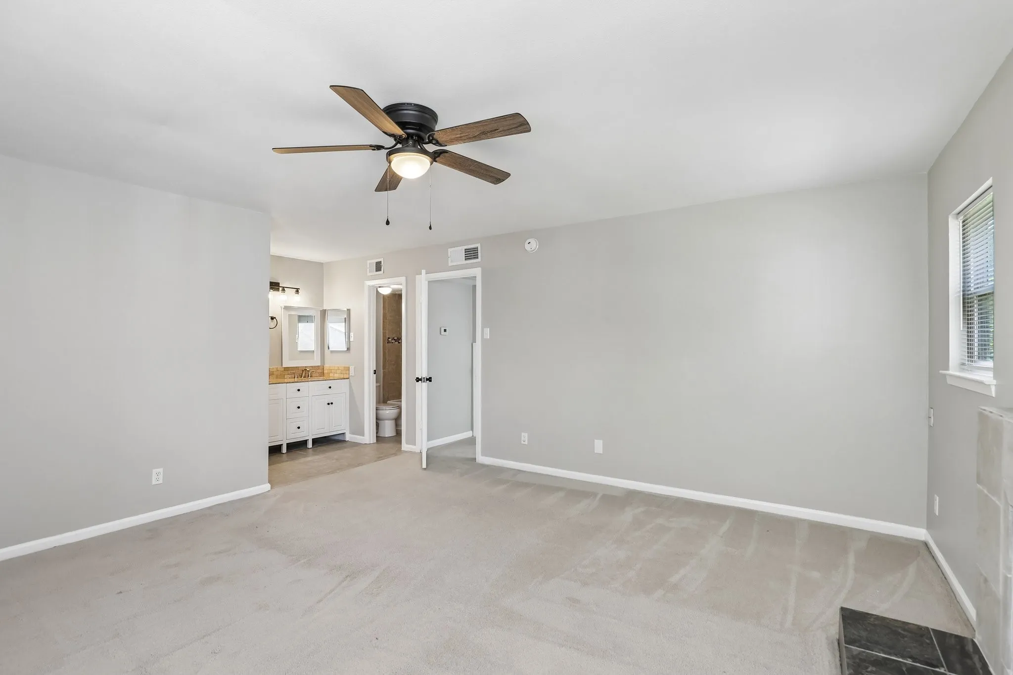 Townhouse For Sale in Dallas County , 2712 Meadowstone Court, Carrollton, Texas 75006, 2 Bedroom, 2 Bathroom, 2 Garage spaces, 1,453 Sqft, built in 1974, Price $299,900, mls#21354178, Real Estate Agent in Carrollton, Homes For Sale in Dallas county, Homes For Sale in Carrollton, Realtor in Carrollton Texas, Real Estate Brokerage Independent Realty Texas, Luminita Cordes Realtor