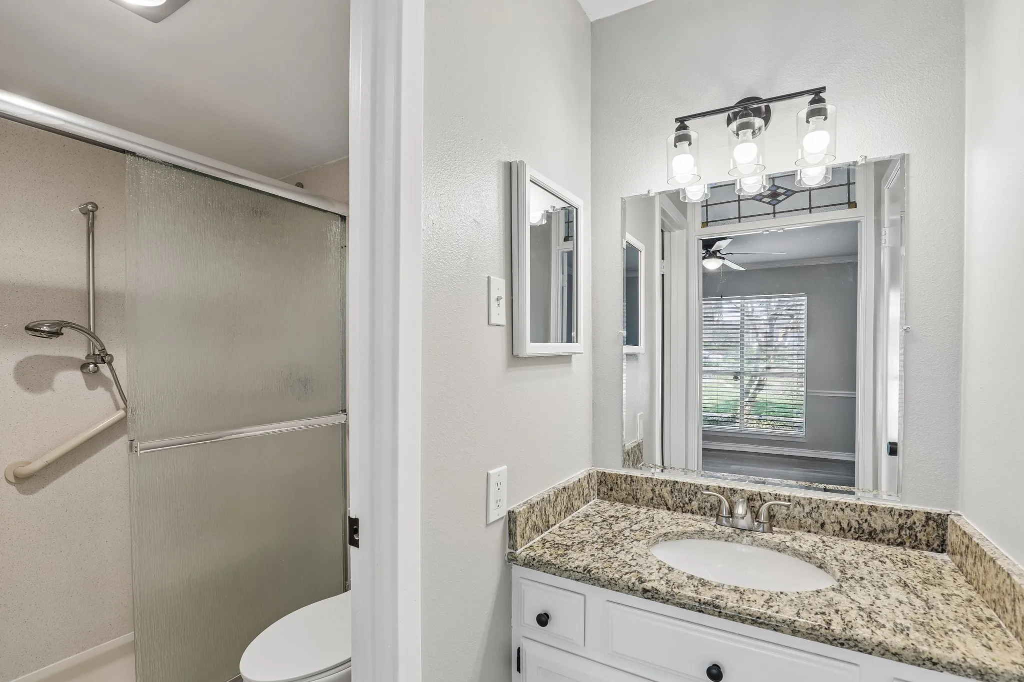 Townhouse For Sale in Dallas County , 2712 Meadowstone Court, Carrollton, Texas 75006, 2 Bedroom, 2 Bathroom, 2 Garage spaces, 1,453 Sqft, built in 1974, Price $299,900, mls#21354178, Real Estate Agent in Carrollton, Homes For Sale in Dallas county, Homes For Sale in Carrollton, Realtor in Carrollton Texas, Real Estate Brokerage Independent Realty Texas, Luminita Cordes Realtor