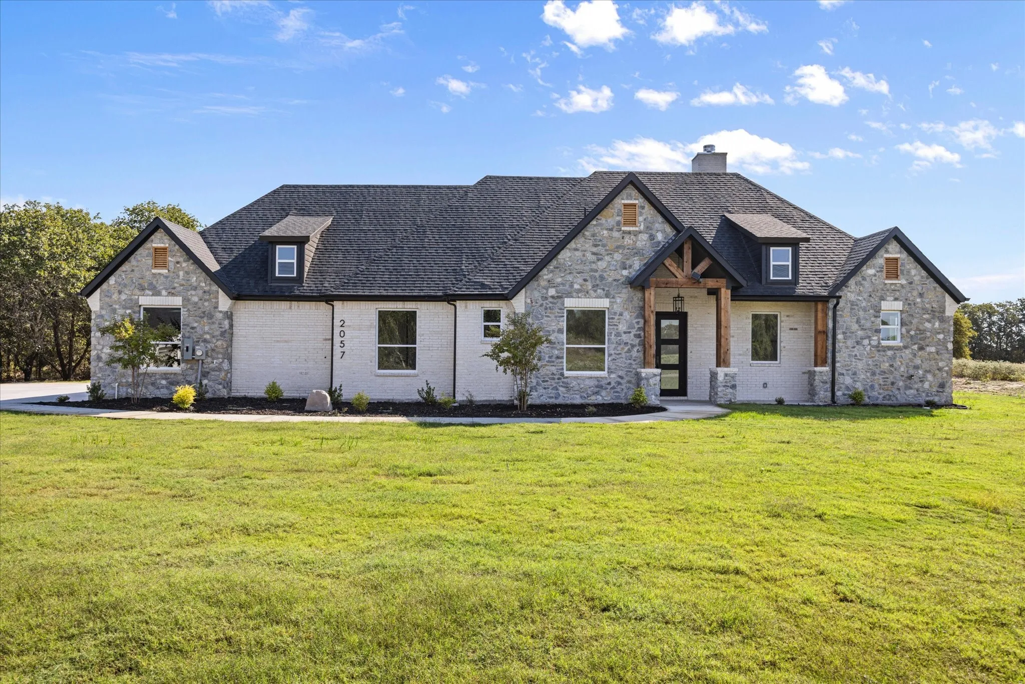 Single Family Residence For Sale in Parker County , 2057 Glenhollow Drive, Weatherford, Texas 76088, 4 Bedroom, 3 Bathroom, 3 Garage spaces, 2,534 Sqft, built in 2025, mls#21352649, Real Estate Agent in Weatherford, Homes For Sale in Parker county, Homes For Sale in Weatherford, Realtor in Weatherford Texas, Real Estate Brokerage Independent Realty Texas, Luminita Cordes Realtor