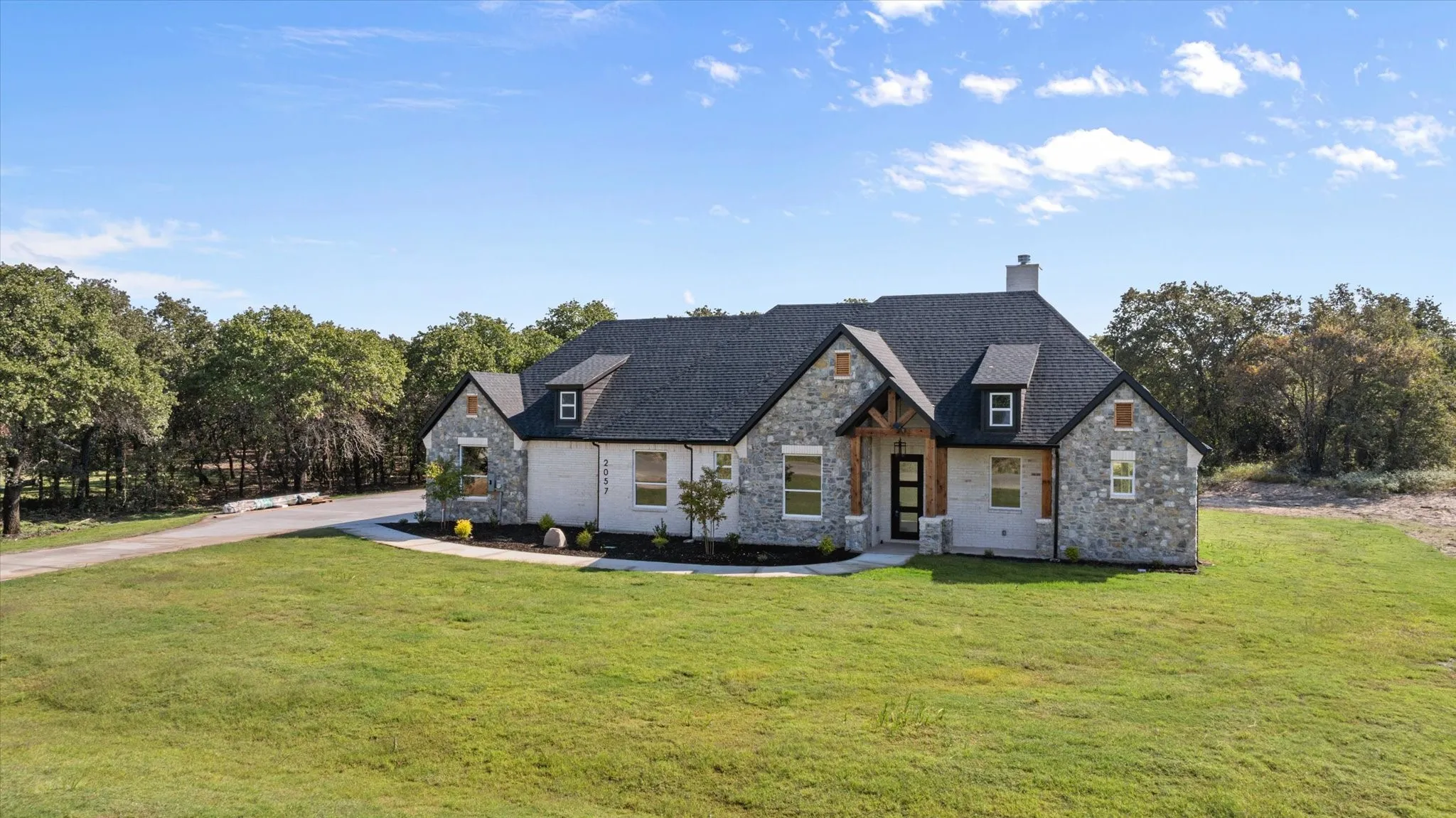 Single Family Residence For Sale in Parker County , 2057 Glenhollow Drive, Weatherford, Texas 76088, 4 Bedroom, 3 Bathroom, 3 Garage spaces, 2,534 Sqft, built in 2025, mls#21352649, Real Estate Agent in Weatherford, Homes For Sale in Parker county, Homes For Sale in Weatherford, Realtor in Weatherford Texas, Real Estate Brokerage Independent Realty Texas, Luminita Cordes Realtor