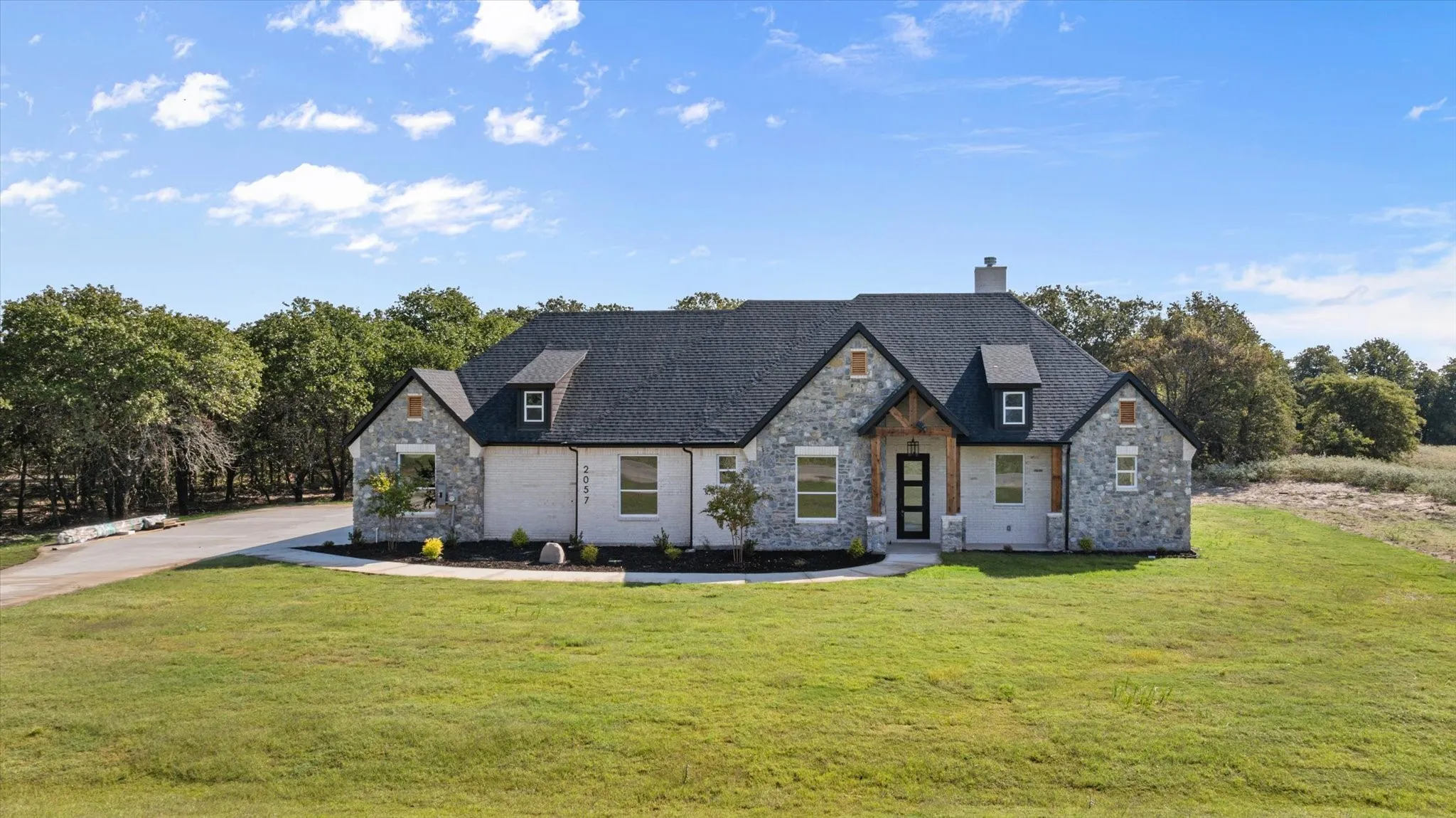 Single Family Residence For Sale in Parker County , 2057 Glenhollow Drive, Weatherford, Texas 76088, 4 Bedroom, 3 Bathroom, 3 Garage spaces, 2,534 Sqft, built in 2025, mls#21352649, Real Estate Agent in Weatherford, Homes For Sale in Parker county, Homes For Sale in Weatherford, Realtor in Weatherford Texas, Real Estate Brokerage Independent Realty Texas, Luminita Cordes Realtor
