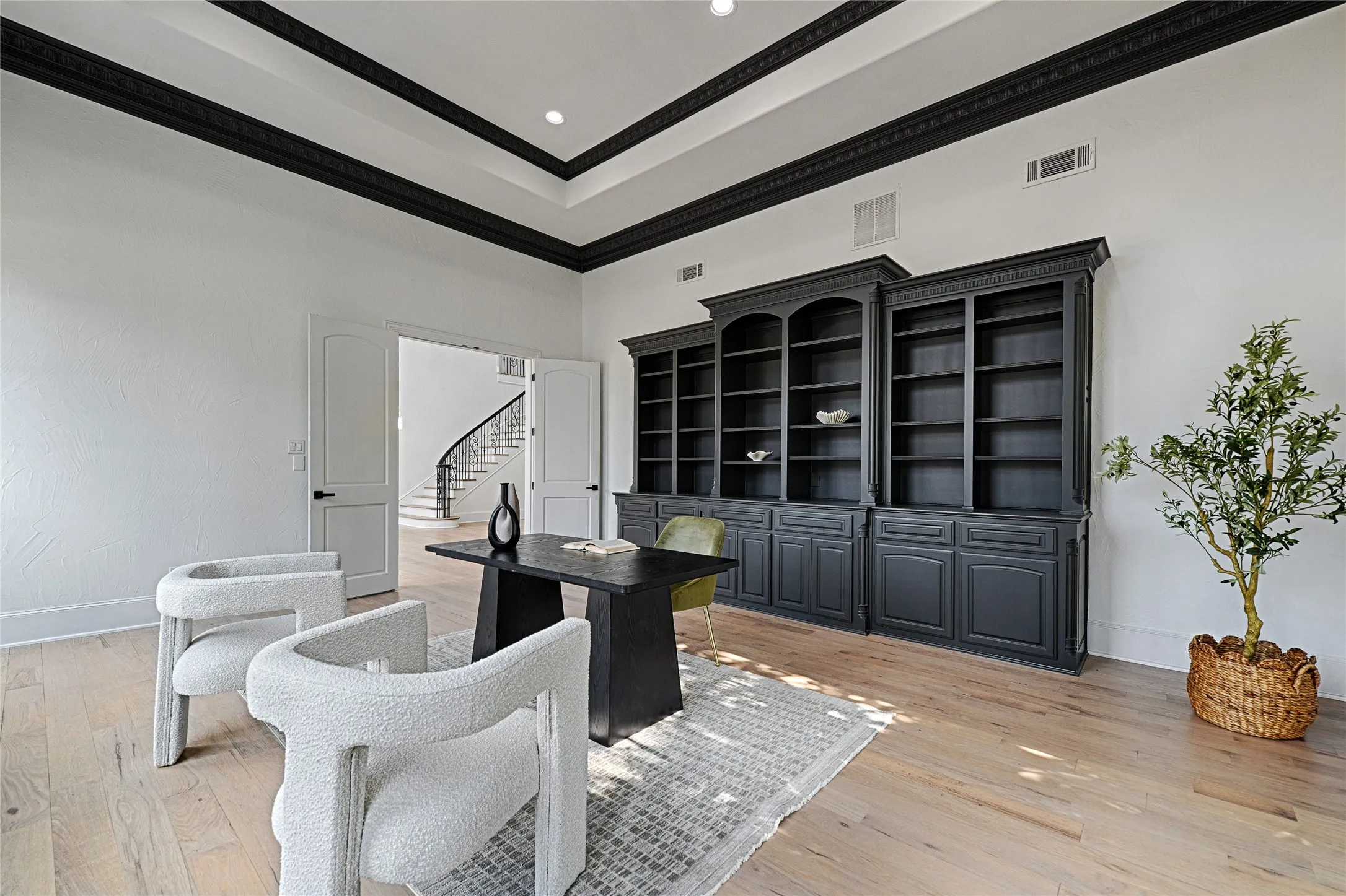 Single Family Residence For Sale in Dallas County , 6301 Churchill Way, Dallas, Texas 75230, 4 Bedroom, 6 Bathroom, 4 Garage spaces, 7,080 Sqft, built in 2006, mls#21292916, Real Estate Agent in Dallas, Homes For Sale in Dallas county, Homes For Sale in Dallas, Realtor in Dallas Texas, Real Estate Brokerage Independent Realty Texas, Luminita Cordes Realtor