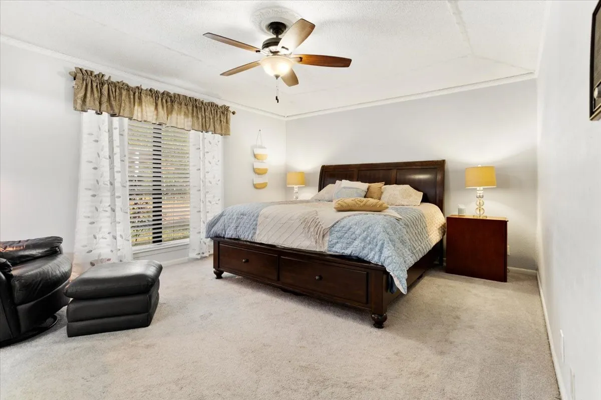 Single Family Residence For Sale in Grayson County , 110 Bois D Arc Street, Tom Bean, Texas 75491, 4 Bedroom, 3 Bathroom, 2 Garage spaces, 2,446 Sqft, built in 1976, mls#21345690, Real Estate Agent in Tom Bean, Homes For Sale in Grayson county, Homes For Sale in Tom Bean, Realtor in Tom Bean Texas, Real Estate Brokerage Independent Realty Texas, Luminita Cordes Realtor