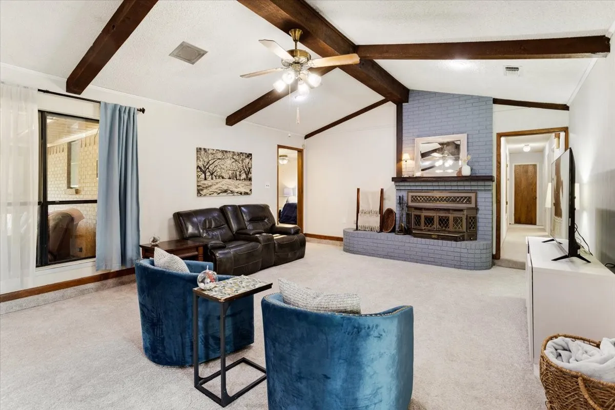 Single Family Residence For Sale in Grayson County , 110 Bois D Arc Street, Tom Bean, Texas 75491, 4 Bedroom, 3 Bathroom, 2 Garage spaces, 2,446 Sqft, built in 1976, mls#21345690, Real Estate Agent in Tom Bean, Homes For Sale in Grayson county, Homes For Sale in Tom Bean, Realtor in Tom Bean Texas, Real Estate Brokerage Independent Realty Texas, Luminita Cordes Realtor