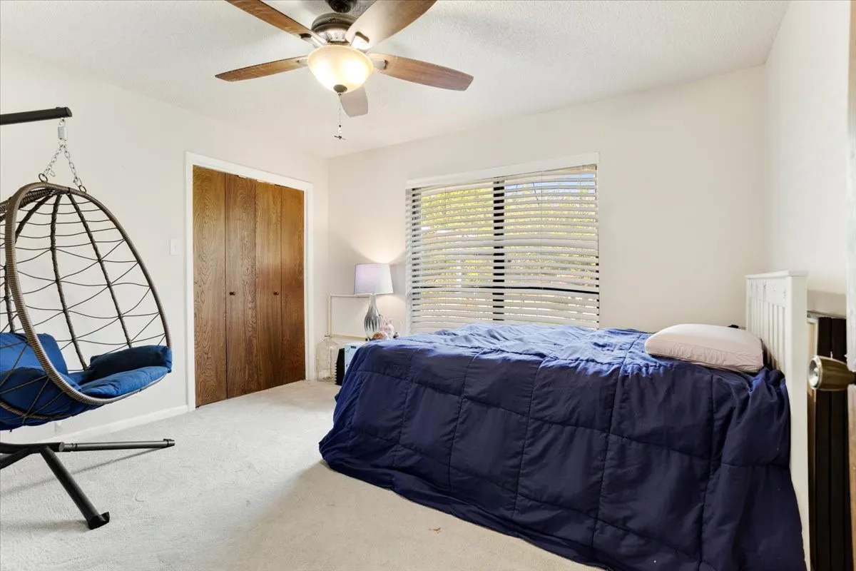 Single Family Residence For Sale in Grayson County , 110 Bois D Arc Street, Tom Bean, Texas 75491, 4 Bedroom, 3 Bathroom, 2 Garage spaces, 2,446 Sqft, built in 1976, mls#21345690, Real Estate Agent in Tom Bean, Homes For Sale in Grayson county, Homes For Sale in Tom Bean, Realtor in Tom Bean Texas, Real Estate Brokerage Independent Realty Texas, Luminita Cordes Realtor