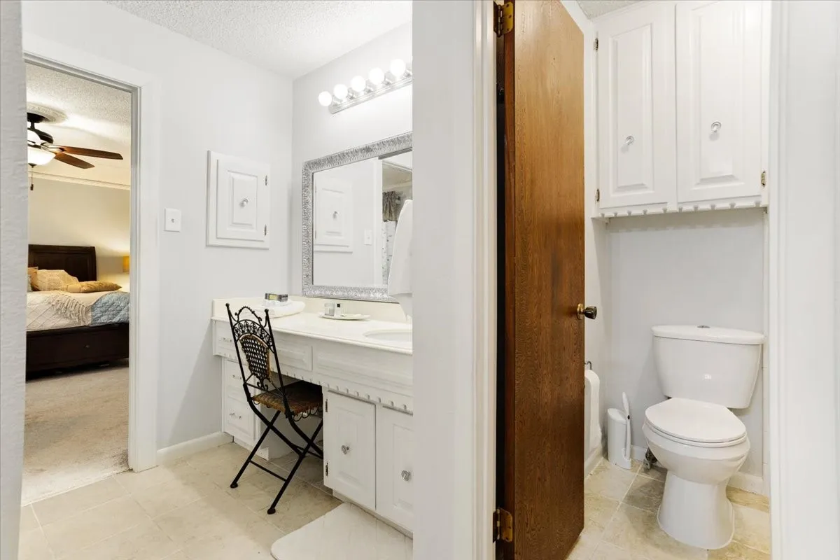 Single Family Residence For Sale in Grayson County , 110 Bois D Arc Street, Tom Bean, Texas 75491, 4 Bedroom, 3 Bathroom, 2 Garage spaces, 2,446 Sqft, built in 1976, mls#21345690, Real Estate Agent in Tom Bean, Homes For Sale in Grayson county, Homes For Sale in Tom Bean, Realtor in Tom Bean Texas, Real Estate Brokerage Independent Realty Texas, Luminita Cordes Realtor
