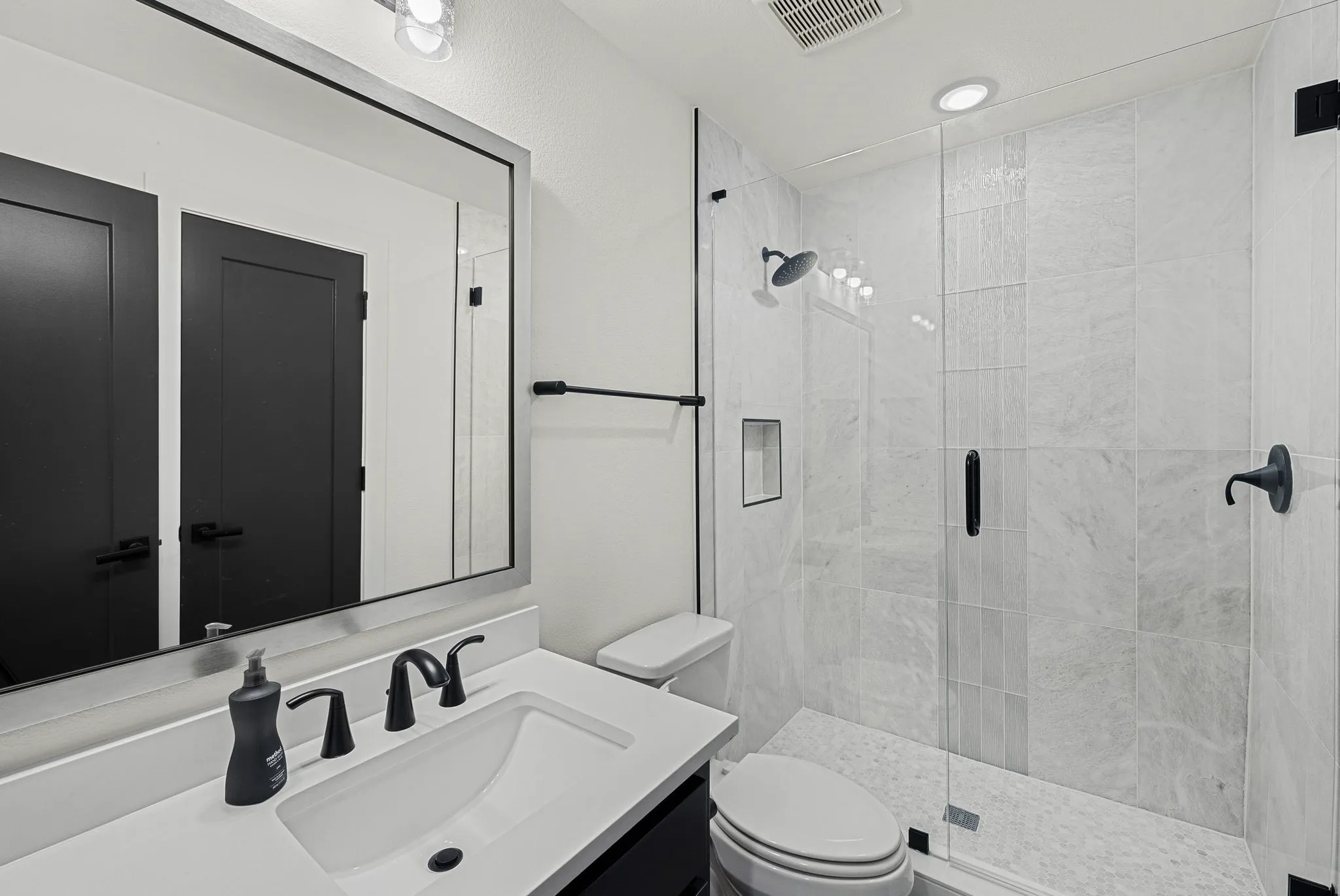 Single Family Residence For Sale in Denton County , 5711 Edmonton Avenue, Frisco, Texas 75034, 5 Bedroom, 8 Bathroom, 3 Garage spaces, 5,655 Sqft, built in 2020, mls#21354179, Real Estate Agent in Frisco, Homes For Sale in Denton county, Homes For Sale in Frisco, Realtor in Frisco Texas, Real Estate Brokerage Independent Realty Texas, Luminita Cordes Realtor