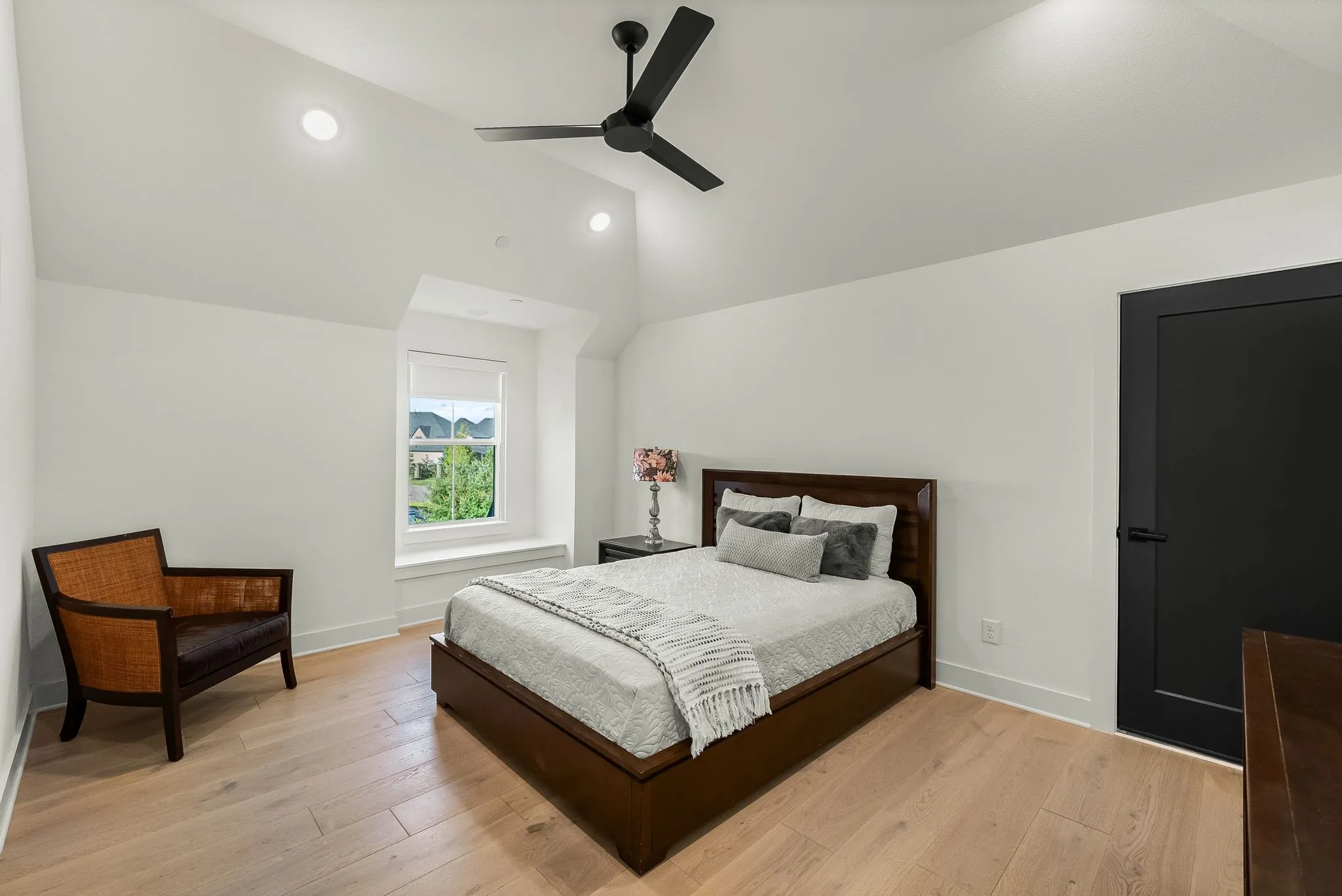 Single Family Residence For Sale in Denton County , 5711 Edmonton Avenue, Frisco, Texas 75034, 5 Bedroom, 8 Bathroom, 3 Garage spaces, 5,655 Sqft, built in 2020, mls#21354179, Real Estate Agent in Frisco, Homes For Sale in Denton county, Homes For Sale in Frisco, Realtor in Frisco Texas, Real Estate Brokerage Independent Realty Texas, Luminita Cordes Realtor